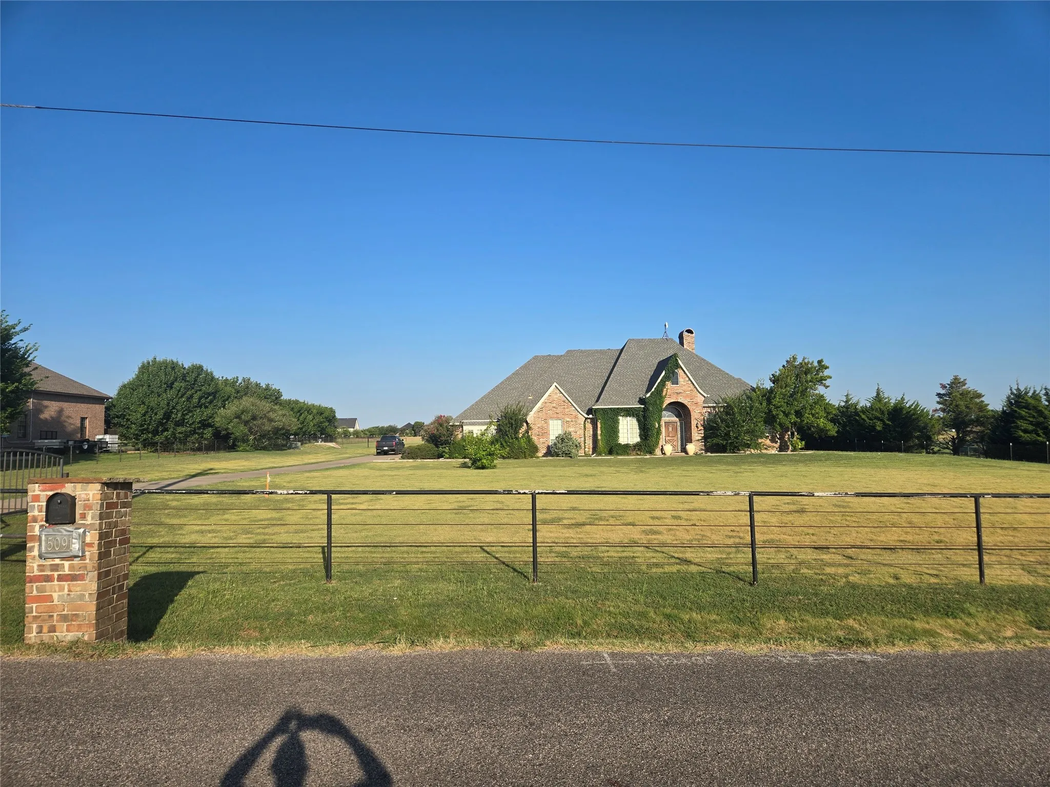 Single Family Residence For Sale in Collin County , 2315 S Coit Road, Celina, Texas 75009, 3 Bedrooms, 3 Bathrooms, 3 Garage spaces, 2,588 Sqft, built in 2003, Price $1,299,000, mls#21327511, Real Estate Agent in Celina, Homes For Sale in Collin county, Homes For Sale in Celina, Realtor in Celina Texas, Real Estate Brokerage Independent Realty Texas, Luminita Cordes Realtor