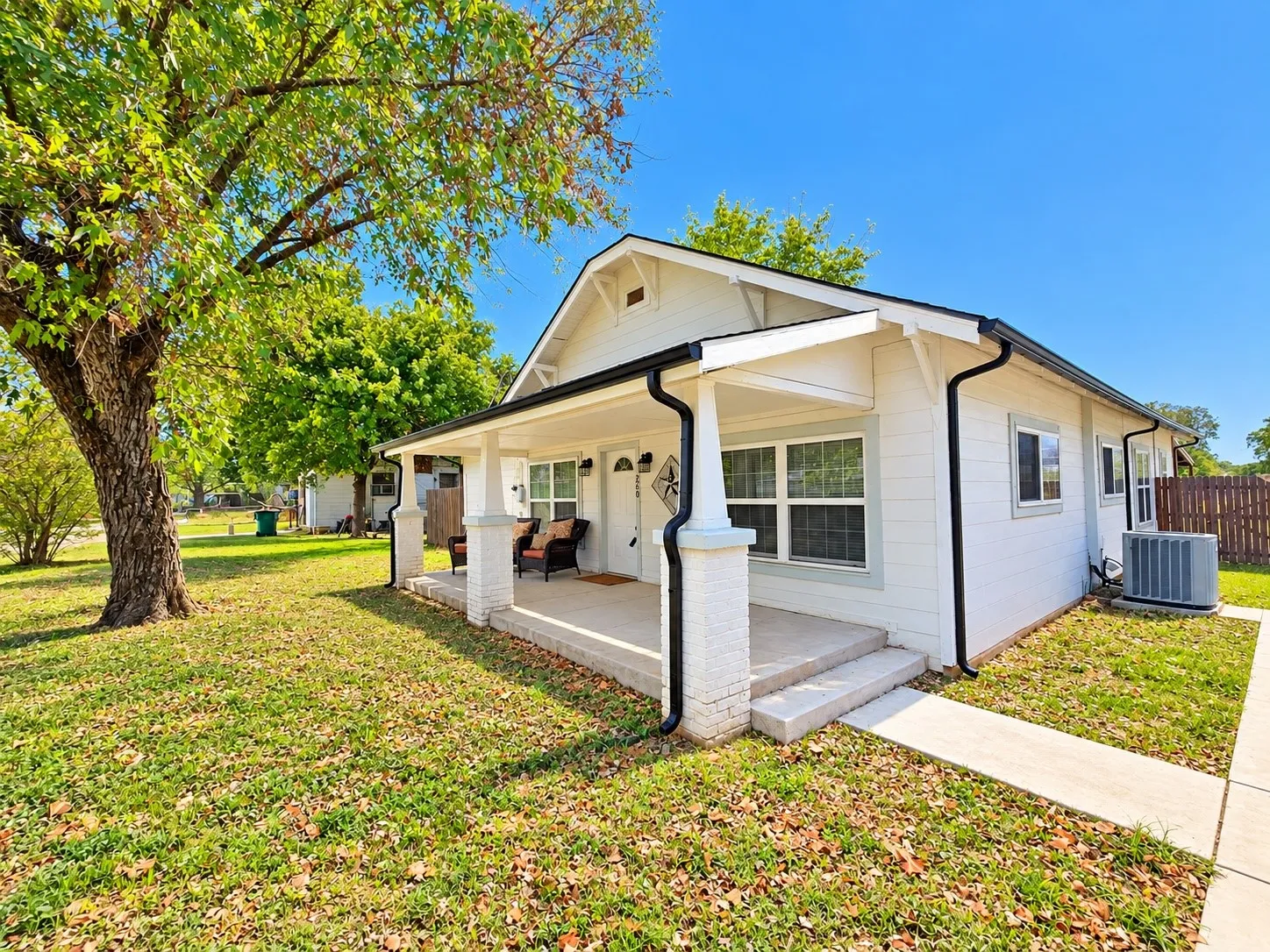 Single Family Residence For Sale in Wise County , 200 S Mimosa Street, Paradise, Texas 76073, 3 Bedroom, 2 Bathroom, Garage spaces, 1,733 Sqft, built in 1936, mls#21328167, Real Estate Agent in Paradise, Homes For Sale in Wise county, Homes For Sale in Paradise, Realtor in Paradise Texas, Real Estate Brokerage Independent Realty Texas, Luminita Cordes Realtor