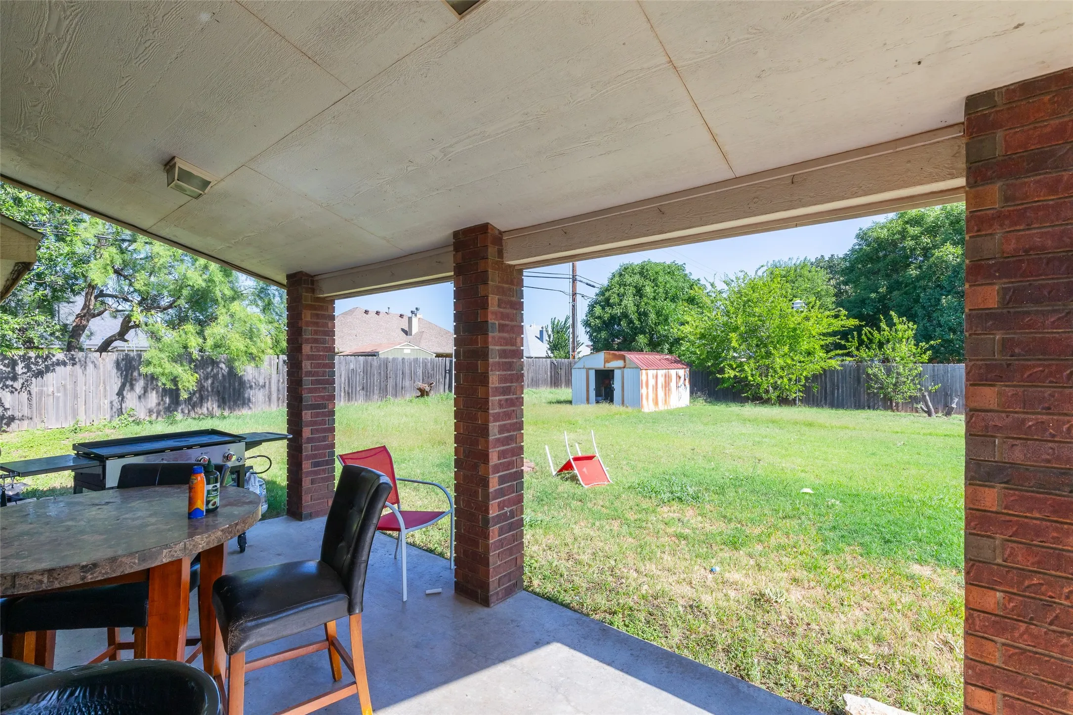 Single Family Residence For Sale in Taylor County , 5150 Rusty Trail, Abilene, Texas 79606, 3 Bedroom, 2 Bathroom, 2 Garage spaces, 1,984 Sqft, built in 1996, mls#21323112, Real Estate Agent in Abilene, Homes For Sale in Taylor county, Homes For Sale in Abilene, Realtor in Abilene Texas, Real Estate Brokerage Independent Realty Texas, Luminita Cordes Realtor