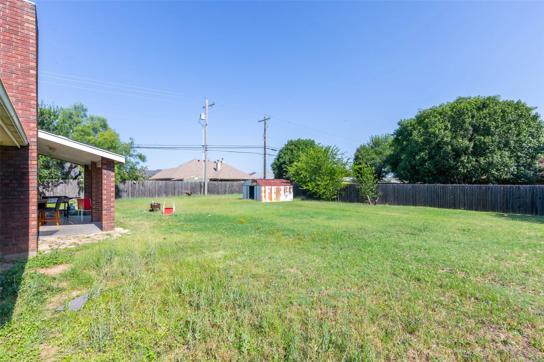 Single Family Residence For Sale in Taylor County , 5150 Rusty Trail, Abilene, Texas 79606, 3 Bedroom, 2 Bathroom, 2 Garage spaces, 1,984 Sqft, built in 1996, mls#21323112, Real Estate Agent in Abilene, Homes For Sale in Taylor county, Homes For Sale in Abilene, Realtor in Abilene Texas, Real Estate Brokerage Independent Realty Texas, Luminita Cordes Realtor