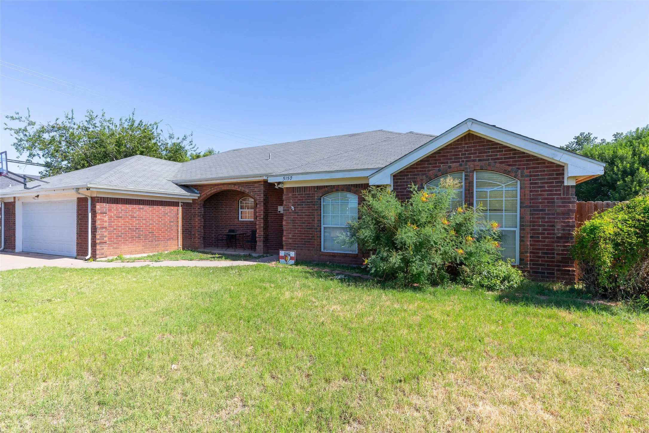 Single Family Residence For Sale in Taylor County , 5150 Rusty Trail, Abilene, Texas 79606, 3 Bedroom, 2 Bathroom, 2 Garage spaces, 1,984 Sqft, built in 1996, mls#21323112, Real Estate Agent in Abilene, Homes For Sale in Taylor county, Homes For Sale in Abilene, Realtor in Abilene Texas, Real Estate Brokerage Independent Realty Texas, Luminita Cordes Realtor