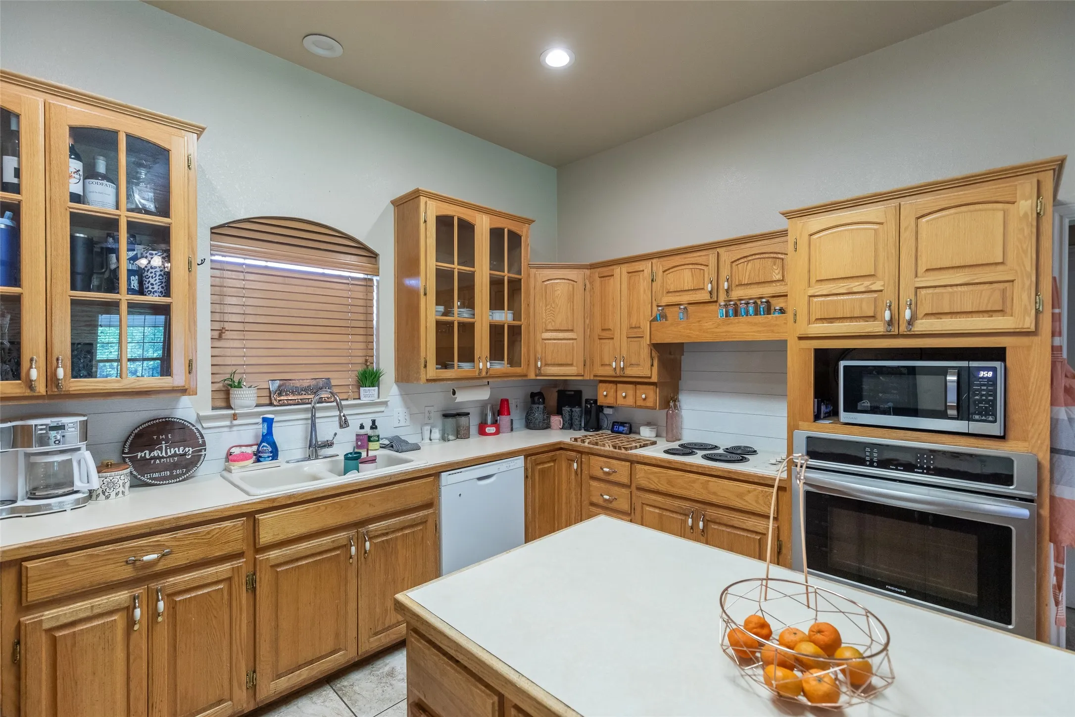 Single Family Residence For Sale in Taylor County , 5150 Rusty Trail, Abilene, Texas 79606, 3 Bedroom, 2 Bathroom, 2 Garage spaces, 1,984 Sqft, built in 1996, mls#21323112, Real Estate Agent in Abilene, Homes For Sale in Taylor county, Homes For Sale in Abilene, Realtor in Abilene Texas, Real Estate Brokerage Independent Realty Texas, Luminita Cordes Realtor