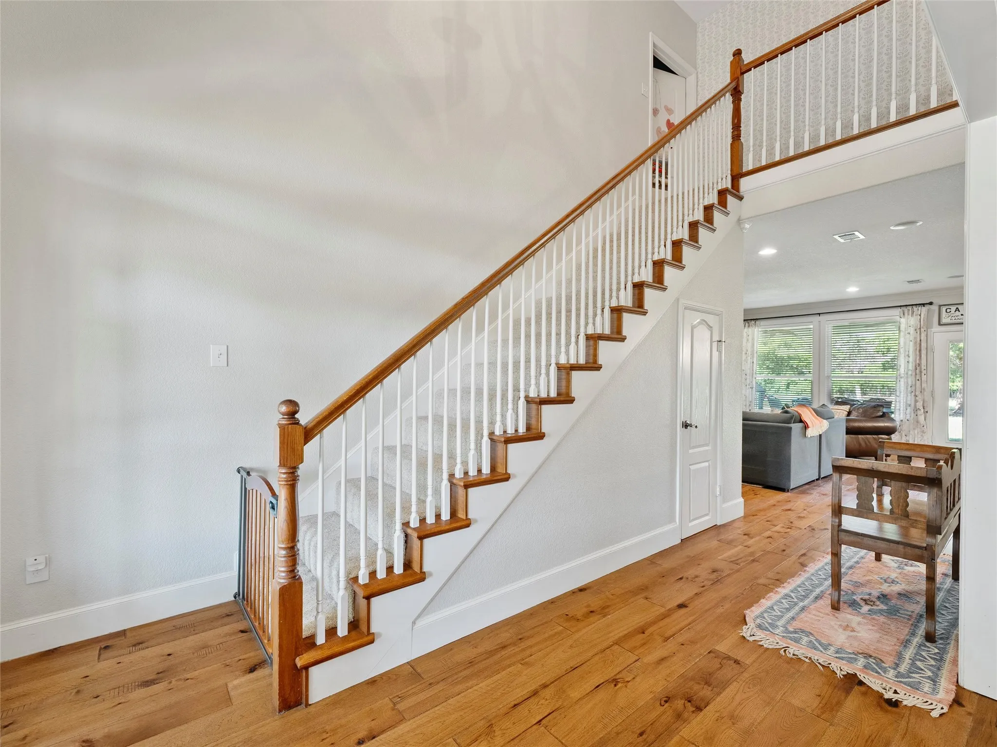 Single Family Residence For Sale in Ellis County , 4020 Zachs Court, Midlothian, Texas 76065, 5 Bedroom, 4 Bathroom, 2 Garage spaces, 3,182 Sqft, built in 2005, mls#21323242, Real Estate Agent in Midlothian, Homes For Sale in Ellis county, Homes For Sale in Midlothian, Realtor in Midlothian Texas, Real Estate Brokerage Independent Realty Texas, Luminita Cordes Realtor