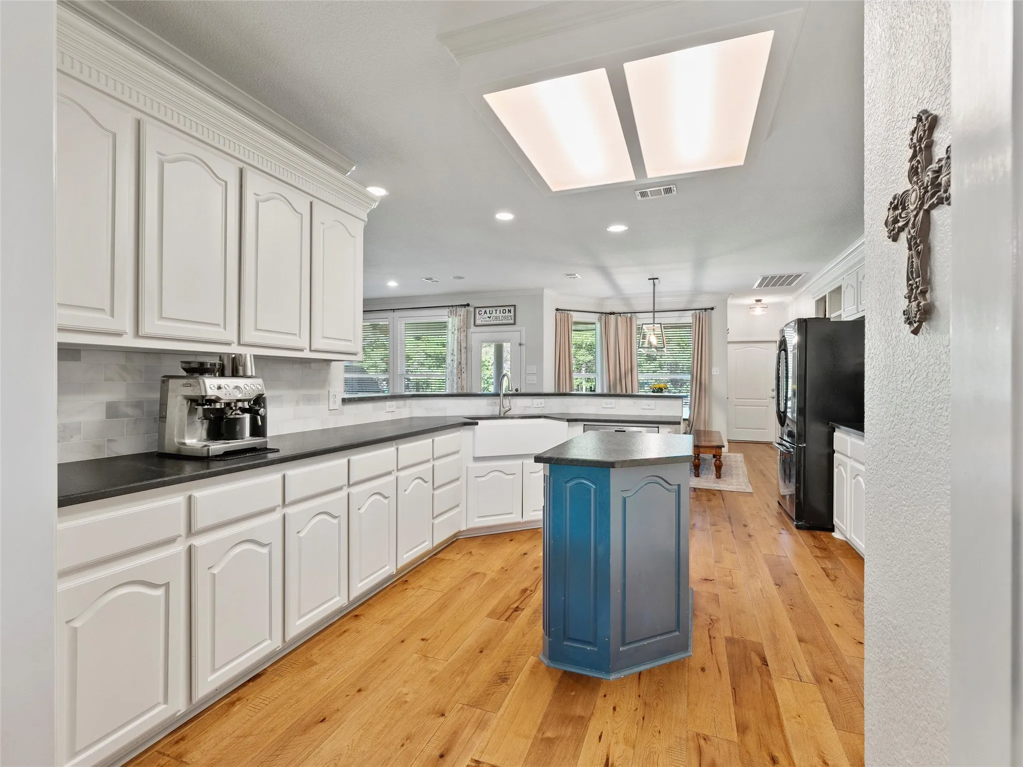Single Family Residence For Sale in Ellis County , 4020 Zachs Court, Midlothian, Texas 76065, 5 Bedroom, 4 Bathroom, 2 Garage spaces, 3,182 Sqft, built in 2005, mls#21323242, Real Estate Agent in Midlothian, Homes For Sale in Ellis county, Homes For Sale in Midlothian, Realtor in Midlothian Texas, Real Estate Brokerage Independent Realty Texas, Luminita Cordes Realtor