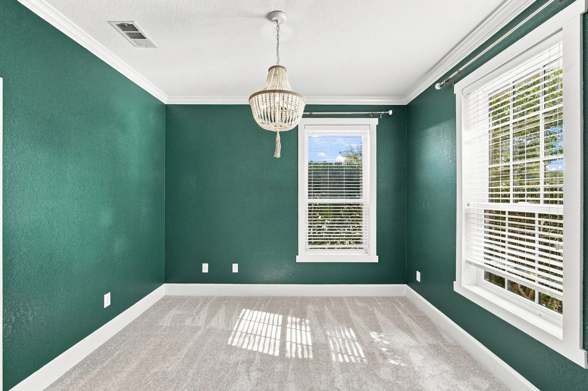 Single Family Residence For Sale in Ellis County , 4020 Zachs Court, Midlothian, Texas 76065, 5 Bedroom, 4 Bathroom, 2 Garage spaces, 3,182 Sqft, built in 2005, mls#21323242, Real Estate Agent in Midlothian, Homes For Sale in Ellis county, Homes For Sale in Midlothian, Realtor in Midlothian Texas, Real Estate Brokerage Independent Realty Texas, Luminita Cordes Realtor