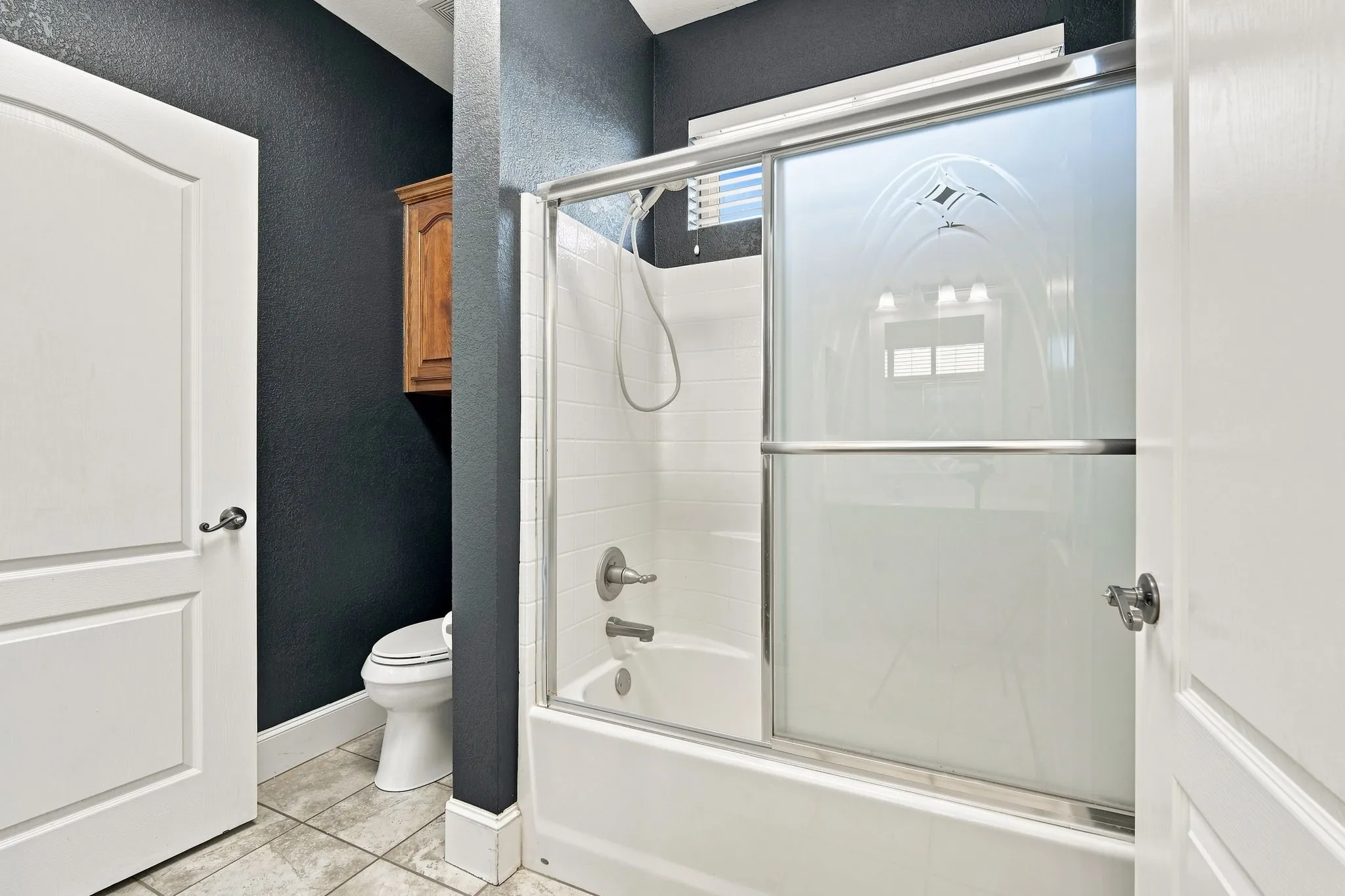 Single Family Residence For Sale in Ellis County , 4020 Zachs Court, Midlothian, Texas 76065, 5 Bedroom, 4 Bathroom, 2 Garage spaces, 3,182 Sqft, built in 2005, mls#21323242, Real Estate Agent in Midlothian, Homes For Sale in Ellis county, Homes For Sale in Midlothian, Realtor in Midlothian Texas, Real Estate Brokerage Independent Realty Texas, Luminita Cordes Realtor