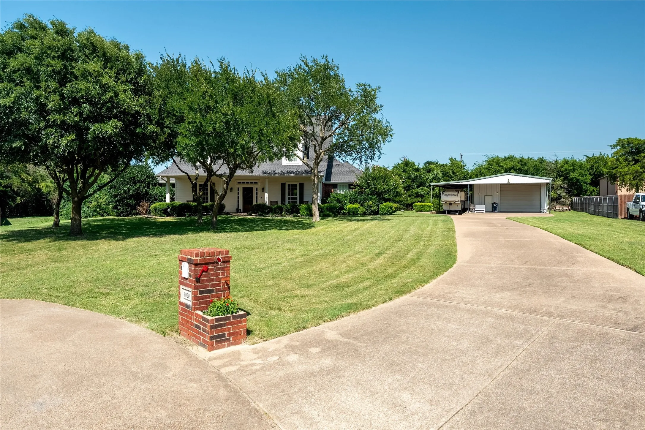 Single Family Residence For Sale in Ellis County , 4020 Zachs Court, Midlothian, Texas 76065, 5 Bedroom, 4 Bathroom, 2 Garage spaces, 3,182 Sqft, built in 2005, mls#21323242, Real Estate Agent in Midlothian, Homes For Sale in Ellis county, Homes For Sale in Midlothian, Realtor in Midlothian Texas, Real Estate Brokerage Independent Realty Texas, Luminita Cordes Realtor