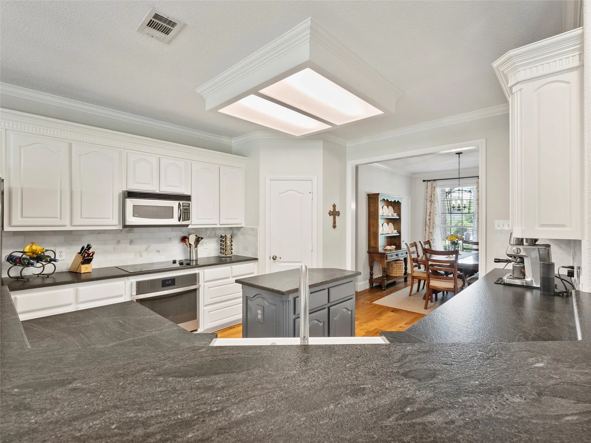 Single Family Residence For Sale in Ellis County , 4020 Zachs Court, Midlothian, Texas 76065, 5 Bedroom, 4 Bathroom, 2 Garage spaces, 3,182 Sqft, built in 2005, mls#21323242, Real Estate Agent in Midlothian, Homes For Sale in Ellis county, Homes For Sale in Midlothian, Realtor in Midlothian Texas, Real Estate Brokerage Independent Realty Texas, Luminita Cordes Realtor
