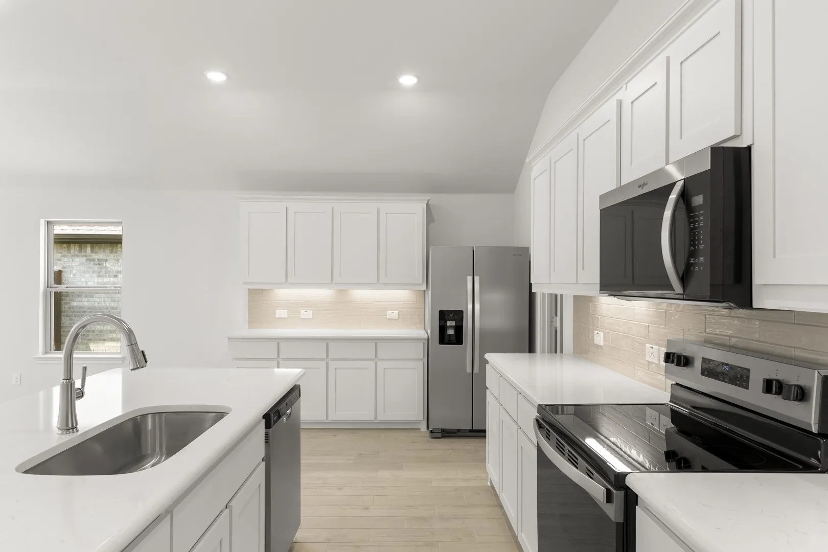 10. 3021 Bailey - Kitchen (3)