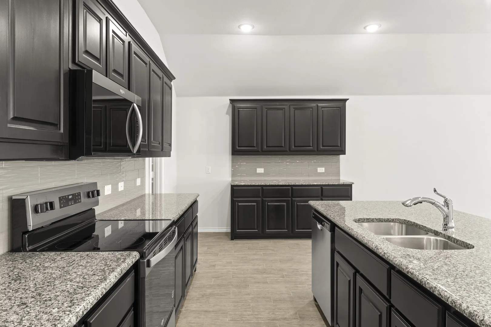11. 3262 Ribisl - Kitchen (4)