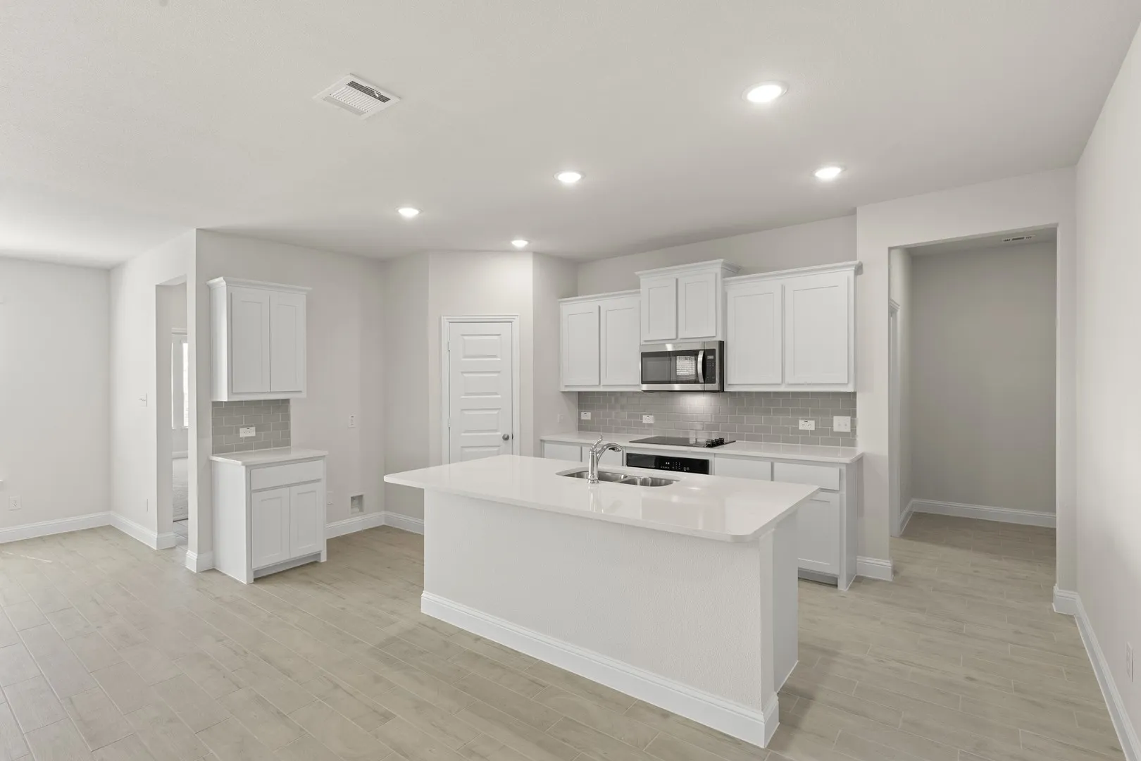 09. 6221 Delacroix - Kitchen (2)