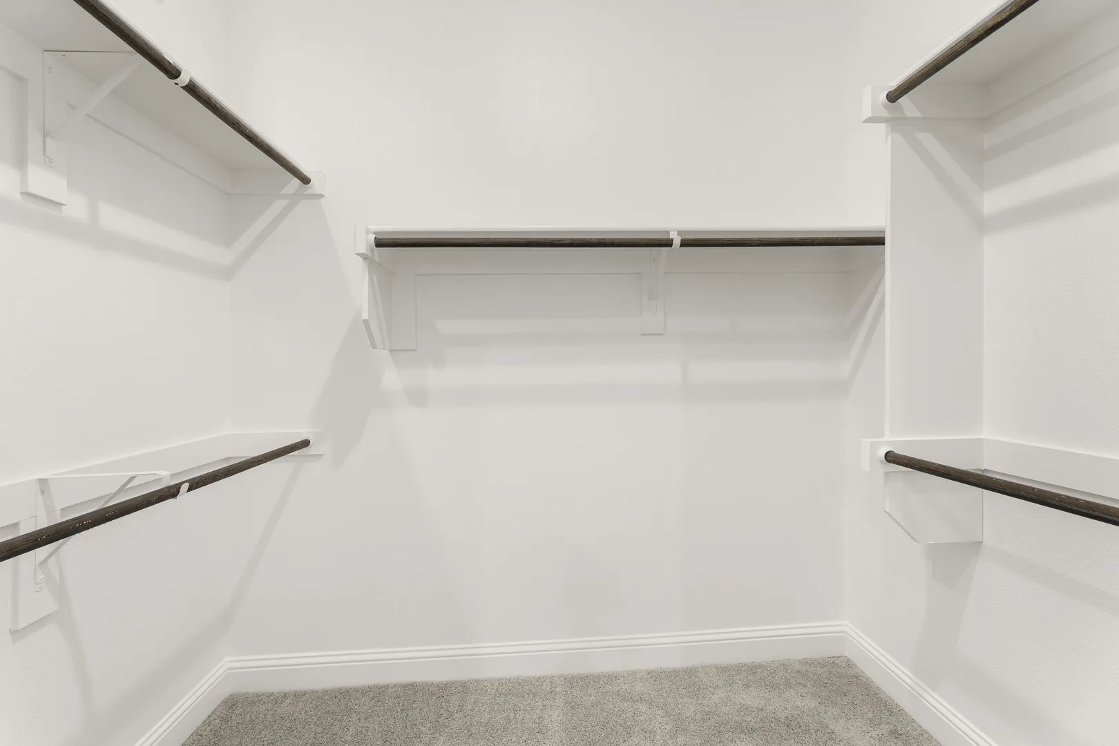 23. 6217 Delacroix - Closet