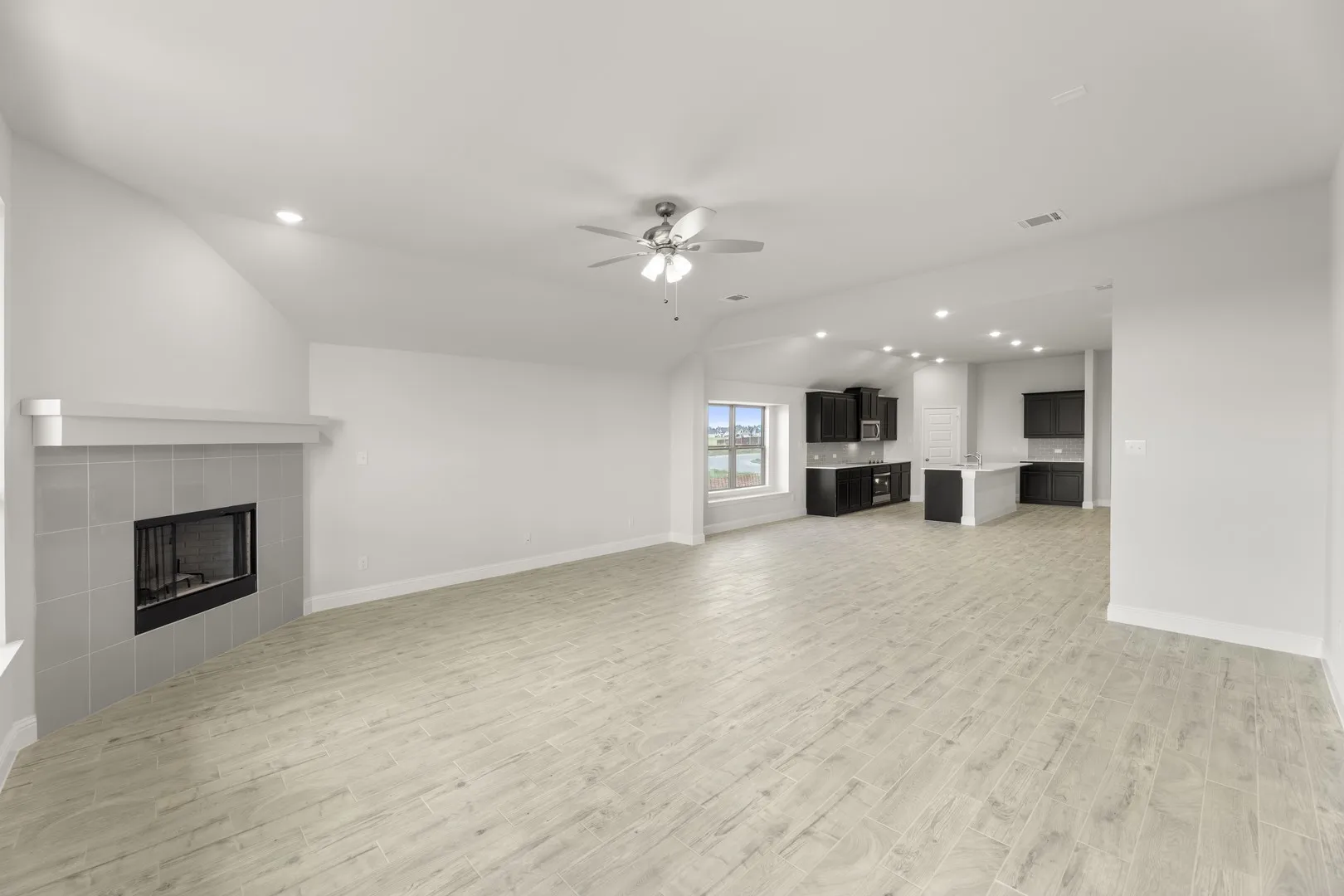14. 6217 Delacroix - Family (3)