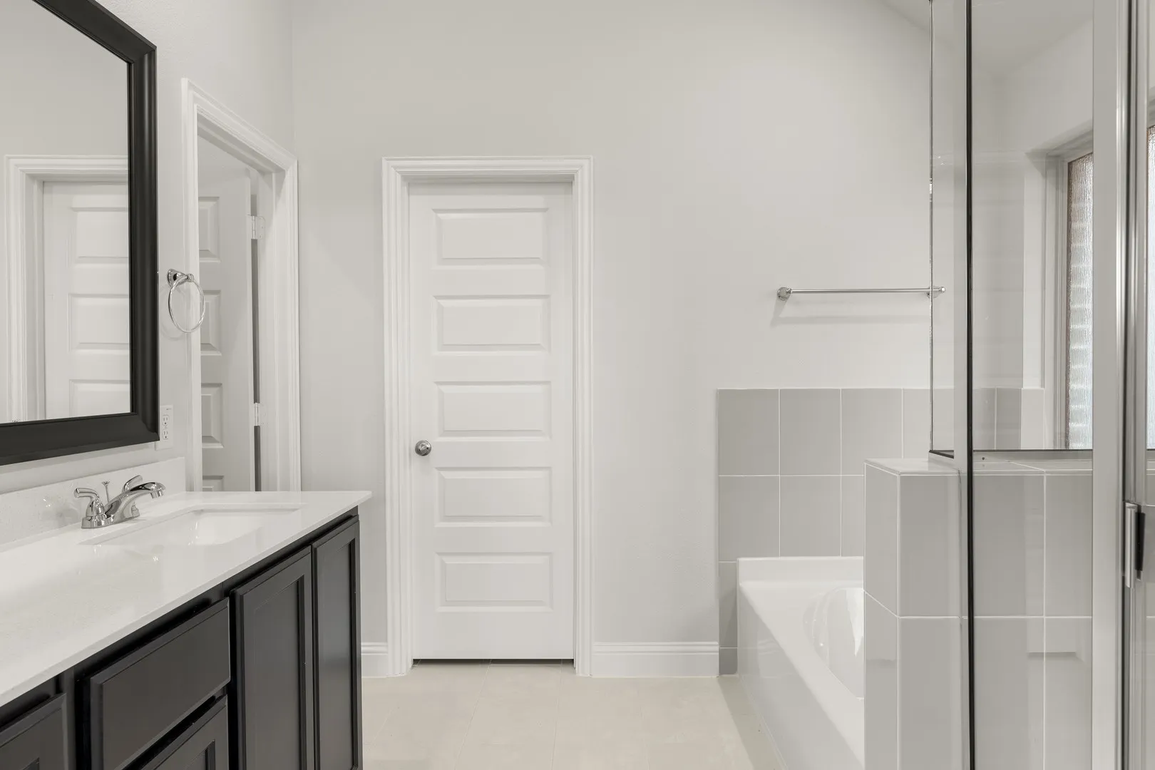 20. 6217 Delacroix - Bath