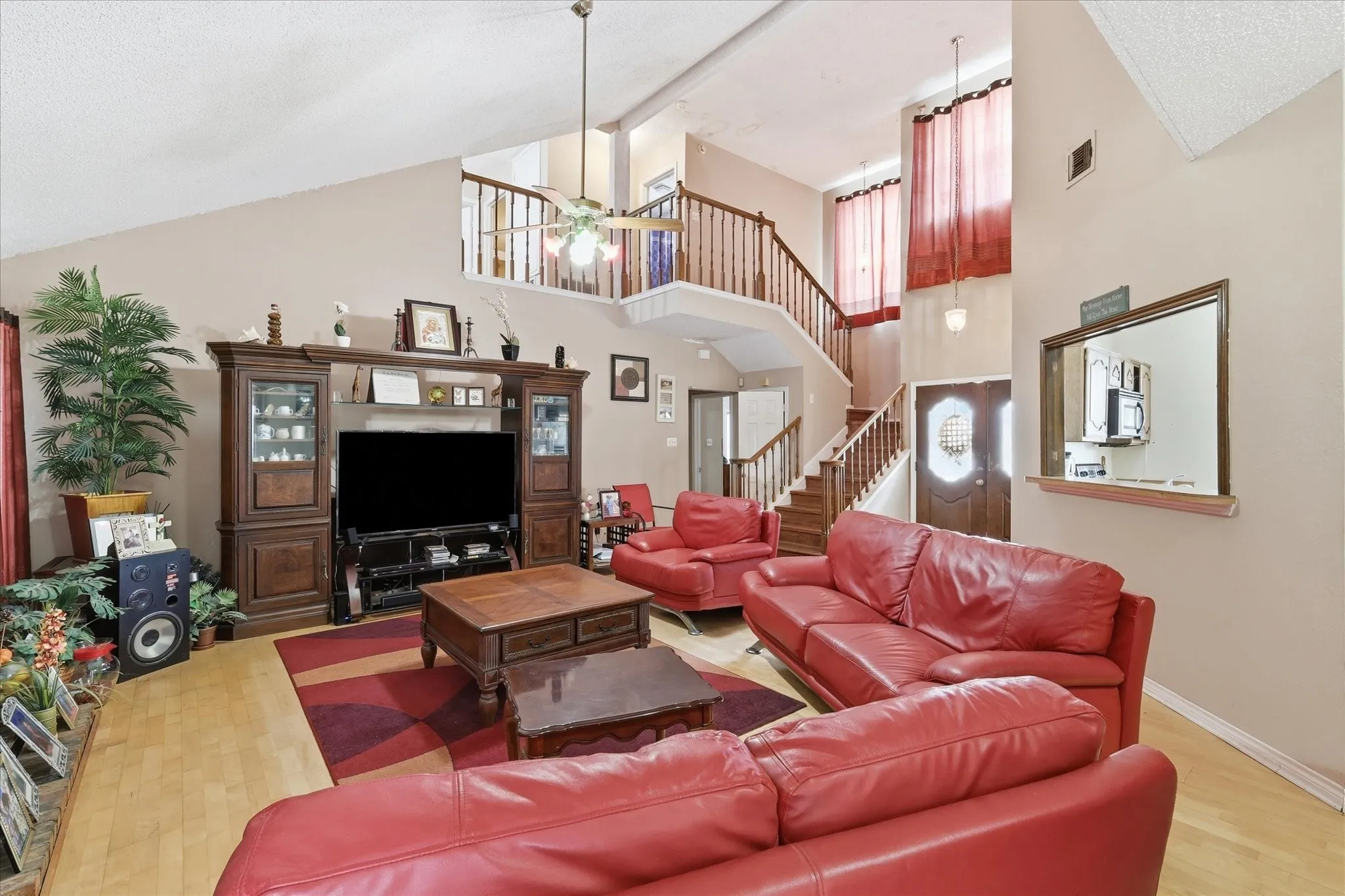 Single Family Residence For Sale in Denton County , 2020 E Branch Hollow Drive, Carrollton, Texas 75007, 3 Bedroom, 3 Bathroom, 2 Garage spaces, 1,870 Sqft, built in 1984, mls#21327986, Real Estate Agent in Carrollton, Homes For Sale in Denton county, Homes For Sale in Carrollton, Realtor in Carrollton Texas, Real Estate Brokerage Independent Realty Texas, Luminita Cordes Realtor