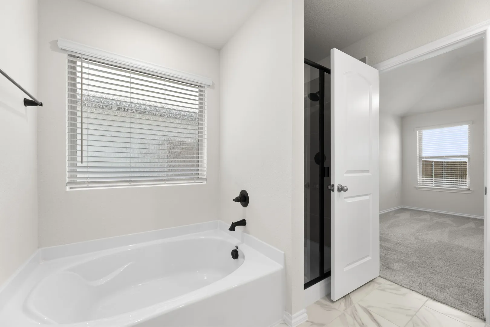 23. 213 Van Horn - Bath (4)