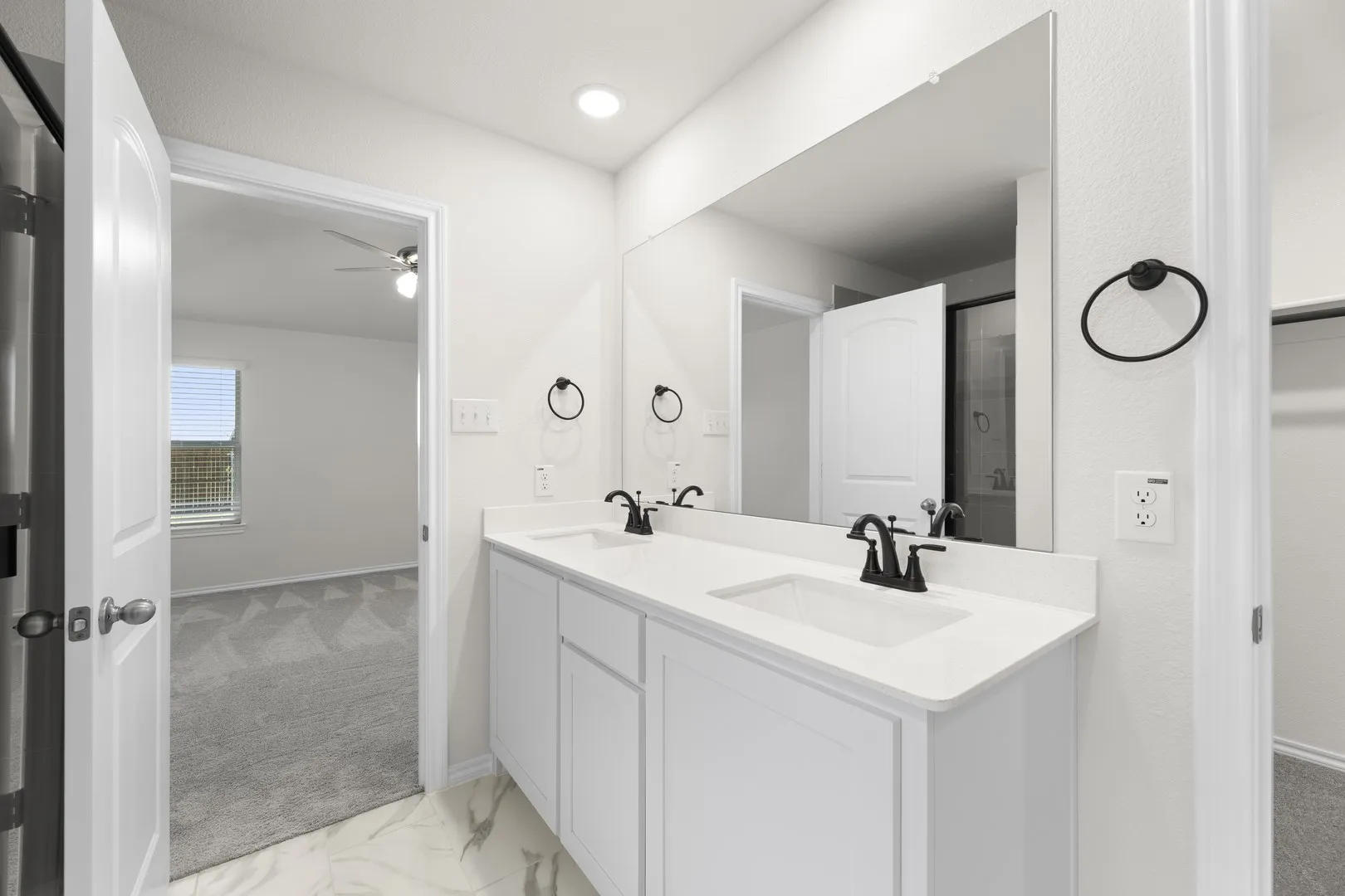 22. 213 Van Horn - Bath (3)