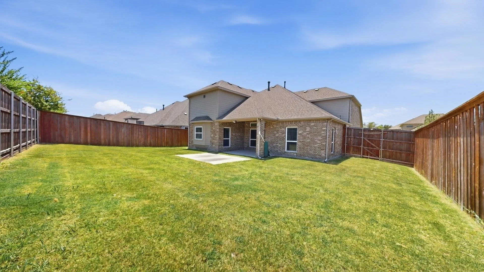 Single Family Residence For Sale in Kaufman County , 1212 Glendon Drive, Forney, Texas 75126, 4 Bedroom, 4 Bathroom, 2 Garage spaces, 3,406 Sqft, built in 2019, mls#21326675, Real Estate Agent in Forney, Homes For Sale in Kaufman county, Homes For Sale in Forney, Realtor in Forney Texas, Real Estate Brokerage Independent Realty Texas, Luminita Cordes Realtor