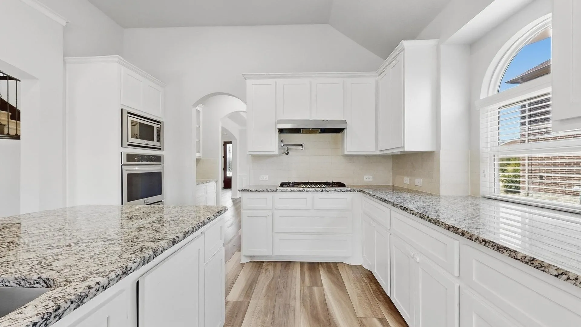 Single Family Residence For Sale in Kaufman County , 1212 Glendon Drive, Forney, Texas 75126, 4 Bedroom, 4 Bathroom, 2 Garage spaces, 3,406 Sqft, built in 2019, mls#21326675, Real Estate Agent in Forney, Homes For Sale in Kaufman county, Homes For Sale in Forney, Realtor in Forney Texas, Real Estate Brokerage Independent Realty Texas, Luminita Cordes Realtor