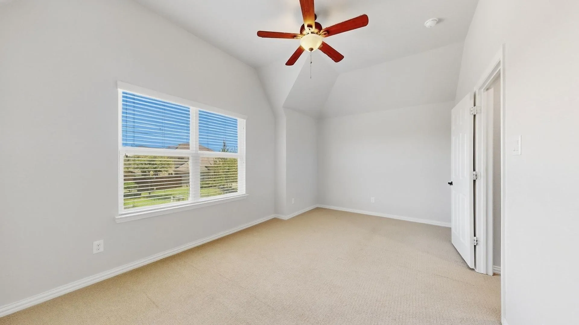 Single Family Residence For Sale in Kaufman County , 1212 Glendon Drive, Forney, Texas 75126, 4 Bedroom, 4 Bathroom, 2 Garage spaces, 3,406 Sqft, built in 2019, mls#21326675, Real Estate Agent in Forney, Homes For Sale in Kaufman county, Homes For Sale in Forney, Realtor in Forney Texas, Real Estate Brokerage Independent Realty Texas, Luminita Cordes Realtor