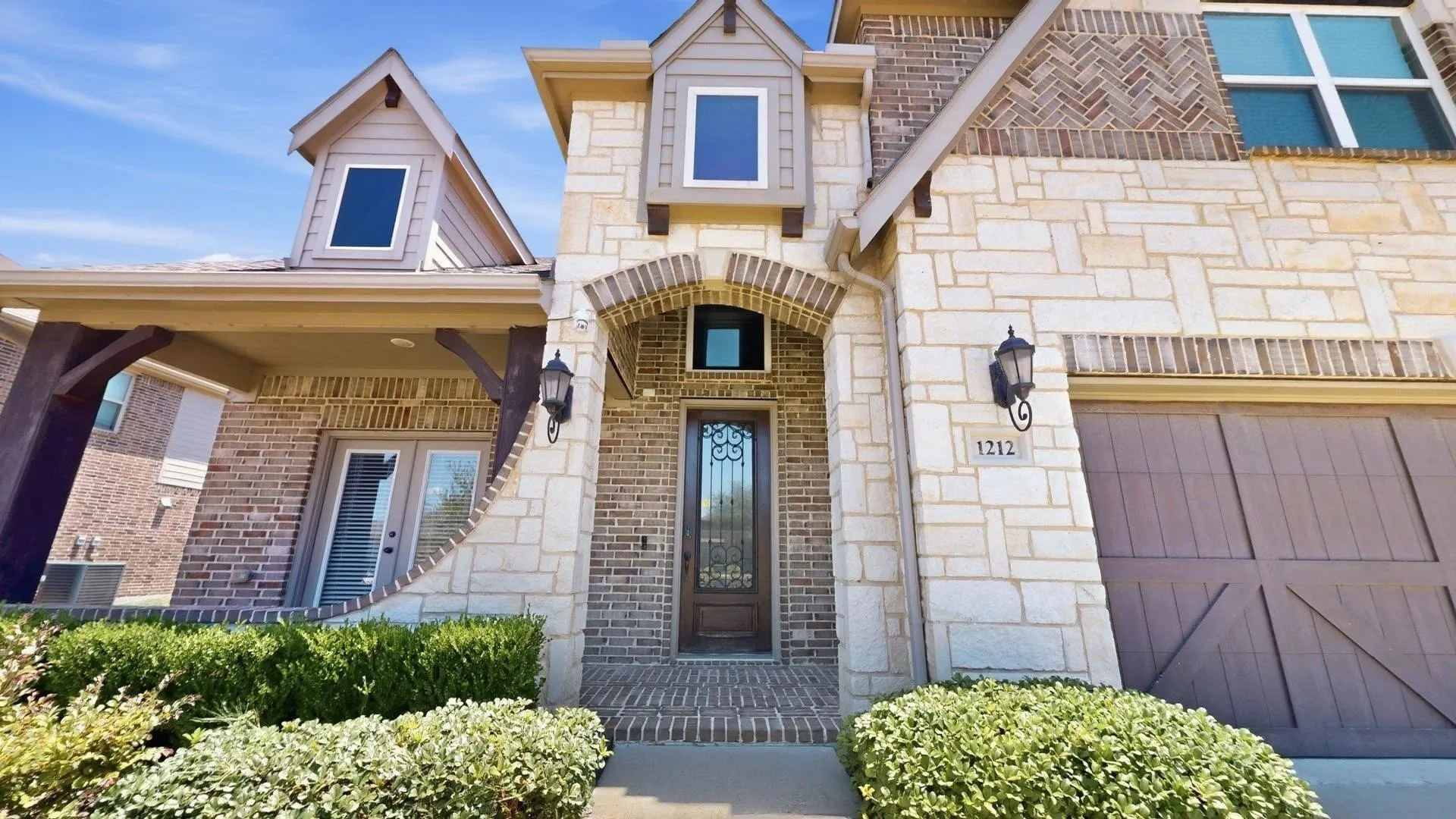 Single Family Residence For Sale in Kaufman County , 1212 Glendon Drive, Forney, Texas 75126, 4 Bedroom, 4 Bathroom, 2 Garage spaces, 3,406 Sqft, built in 2019, mls#21326675, Real Estate Agent in Forney, Homes For Sale in Kaufman county, Homes For Sale in Forney, Realtor in Forney Texas, Real Estate Brokerage Independent Realty Texas, Luminita Cordes Realtor