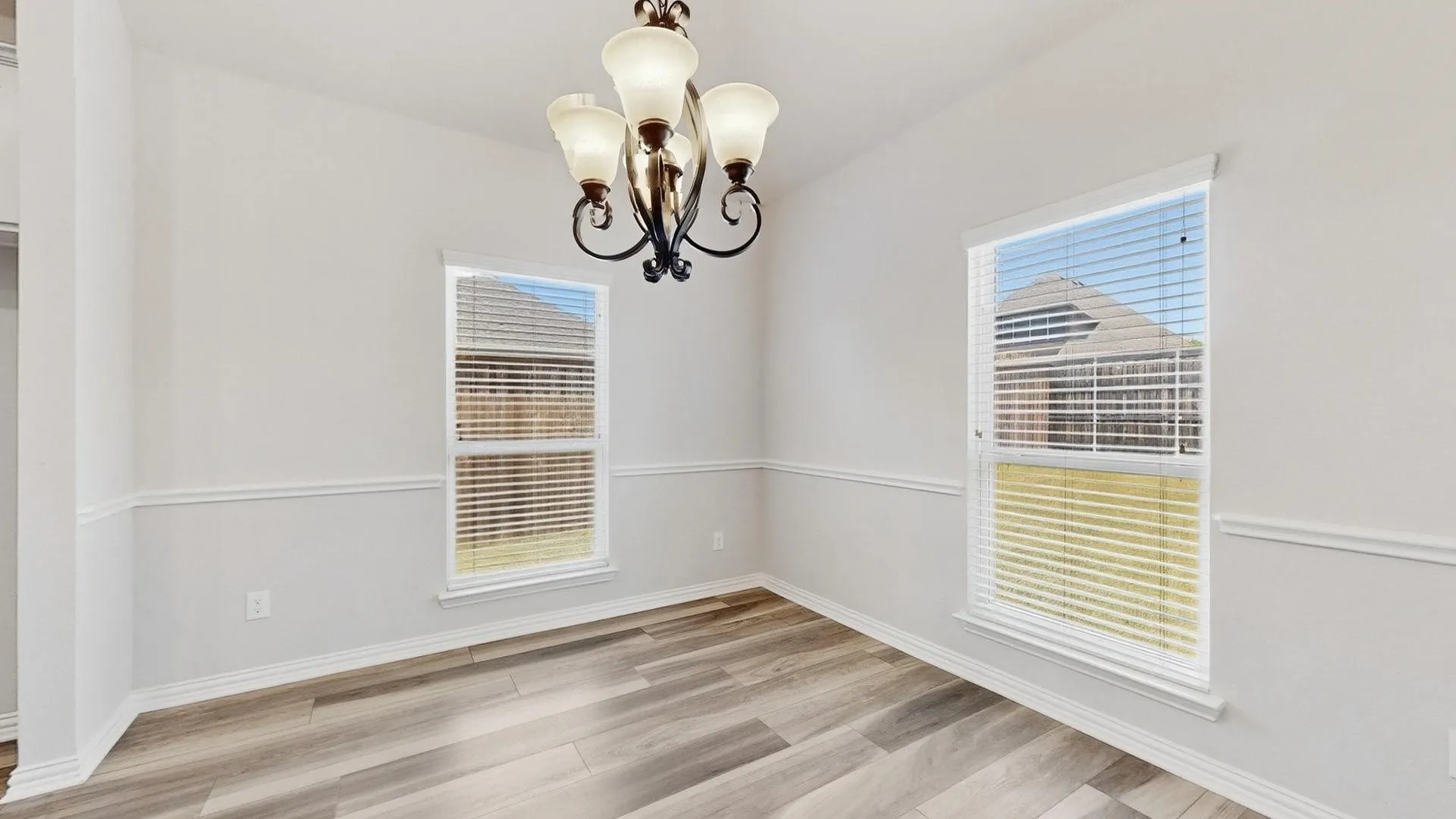 Single Family Residence For Sale in Kaufman County , 1212 Glendon Drive, Forney, Texas 75126, 4 Bedroom, 4 Bathroom, 2 Garage spaces, 3,406 Sqft, built in 2019, mls#21326675, Real Estate Agent in Forney, Homes For Sale in Kaufman county, Homes For Sale in Forney, Realtor in Forney Texas, Real Estate Brokerage Independent Realty Texas, Luminita Cordes Realtor