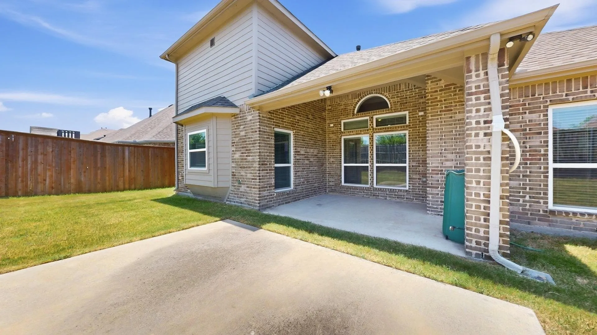 Single Family Residence For Sale in Kaufman County , 1212 Glendon Drive, Forney, Texas 75126, 4 Bedroom, 4 Bathroom, 2 Garage spaces, 3,406 Sqft, built in 2019, mls#21326675, Real Estate Agent in Forney, Homes For Sale in Kaufman county, Homes For Sale in Forney, Realtor in Forney Texas, Real Estate Brokerage Independent Realty Texas, Luminita Cordes Realtor