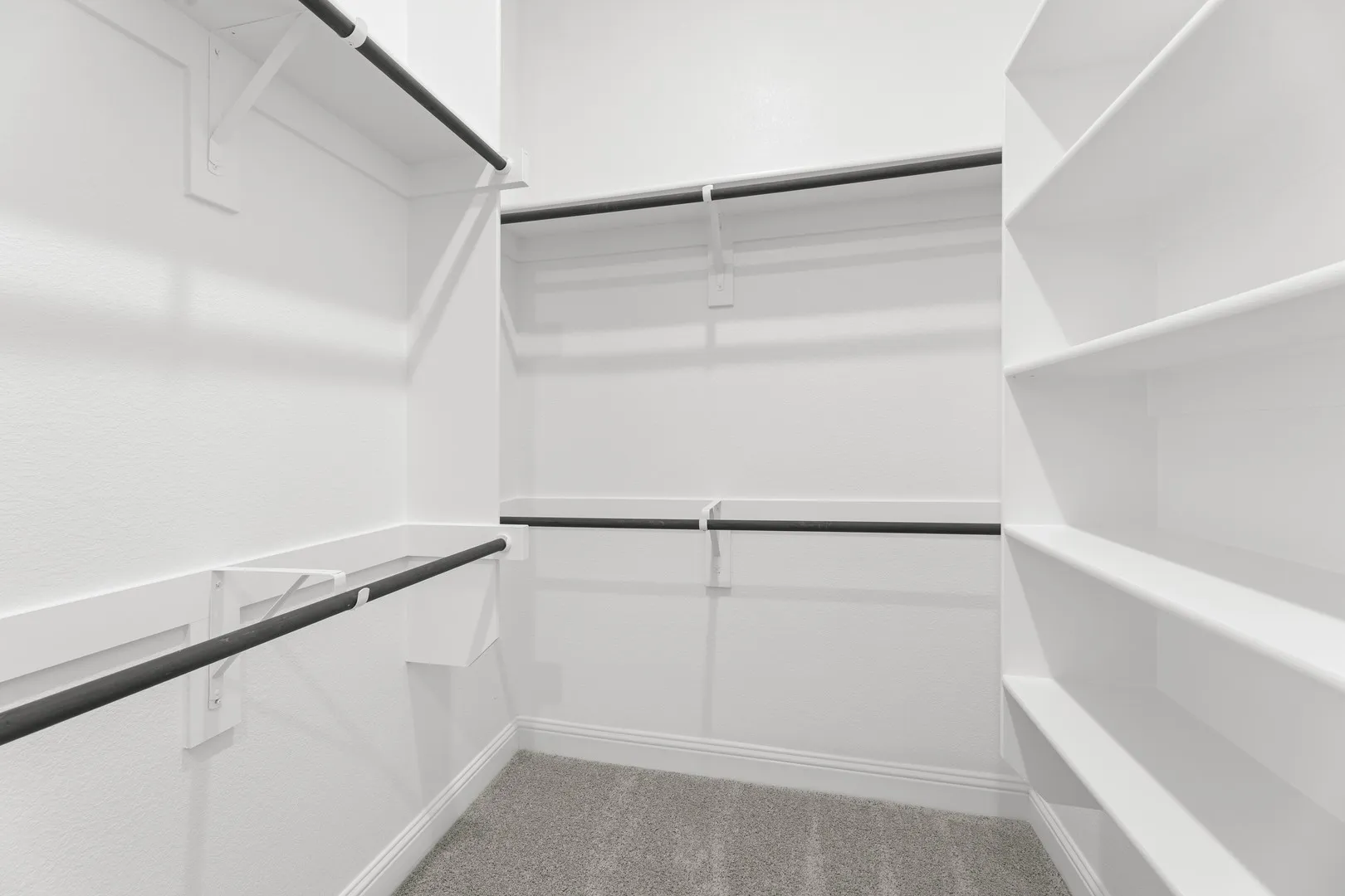 24. 117 Meadow - Closet