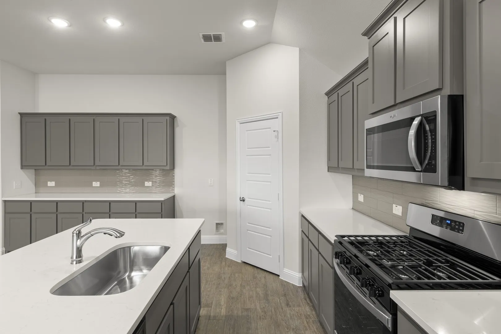14. 117 Meadow - Kitchen (3)