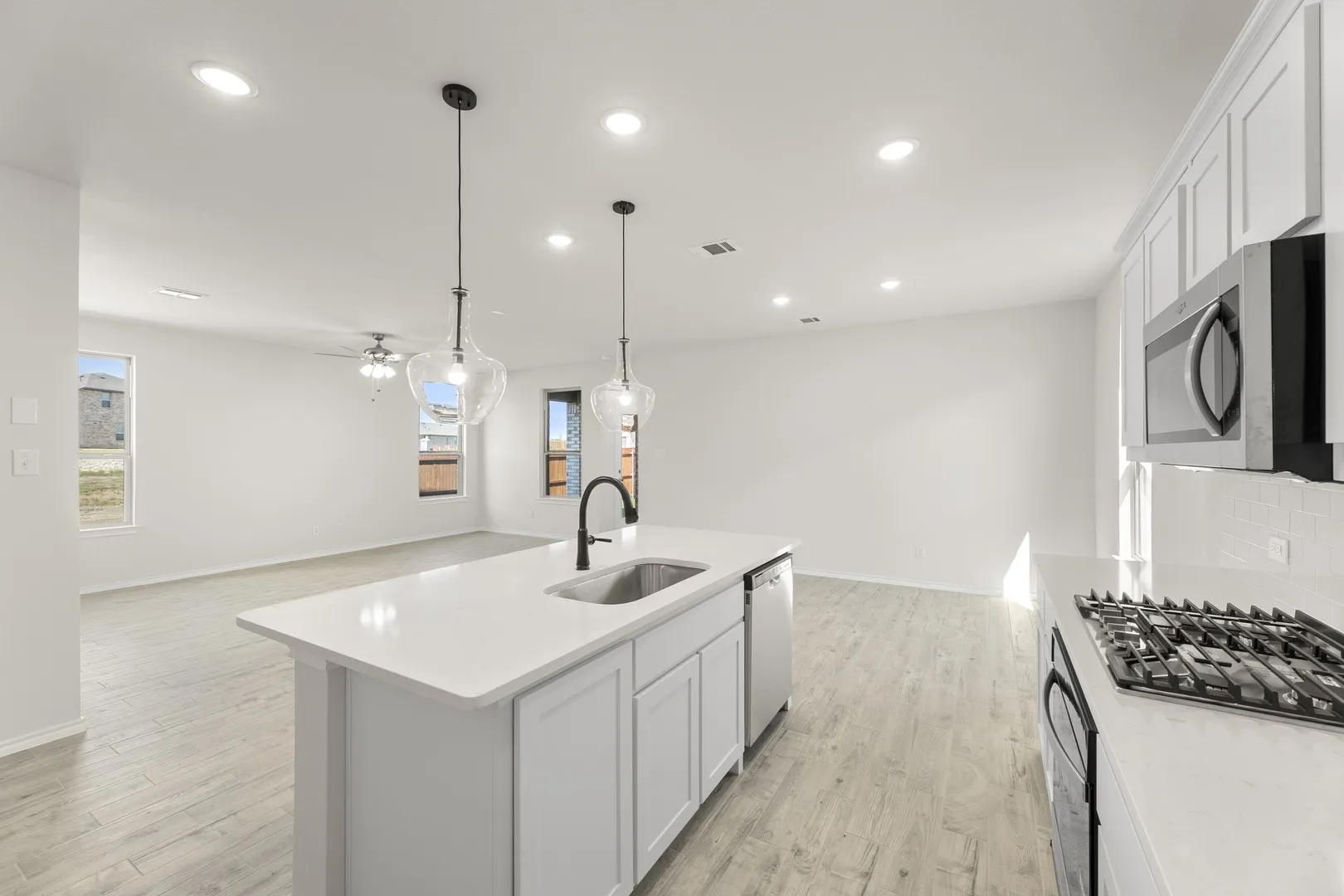 09. 106 Van Horn - Kitchen (3)