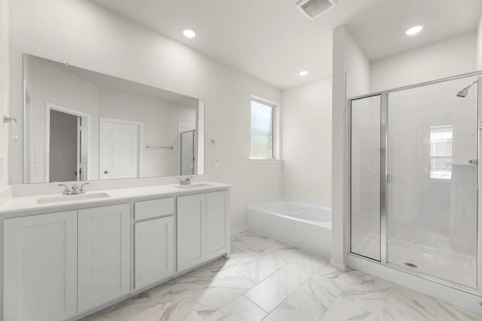 15. 106 Van Horn - Bath