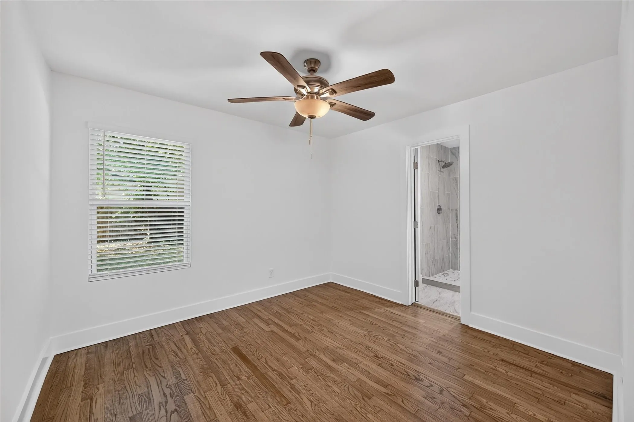 Single Family Residence For Sale in Dallas County , 609 Jardin Drive, Mesquite, Texas 75149, 3 Bedroom, 2 Bathroom, 1 Garage spaces, 1,162 Sqft, built in 1954, mls#21327568, Real Estate Agent in Mesquite, Homes For Sale in Dallas county, Homes For Sale in Mesquite, Realtor in Mesquite Texas, Real Estate Brokerage Independent Realty Texas, Luminita Cordes Realtor