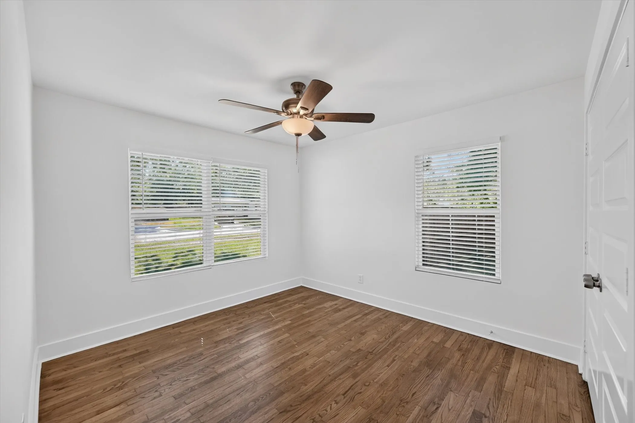 Single Family Residence For Sale in Dallas County , 609 Jardin Drive, Mesquite, Texas 75149, 3 Bedroom, 2 Bathroom, 1 Garage spaces, 1,162 Sqft, built in 1954, mls#21327568, Real Estate Agent in Mesquite, Homes For Sale in Dallas county, Homes For Sale in Mesquite, Realtor in Mesquite Texas, Real Estate Brokerage Independent Realty Texas, Luminita Cordes Realtor