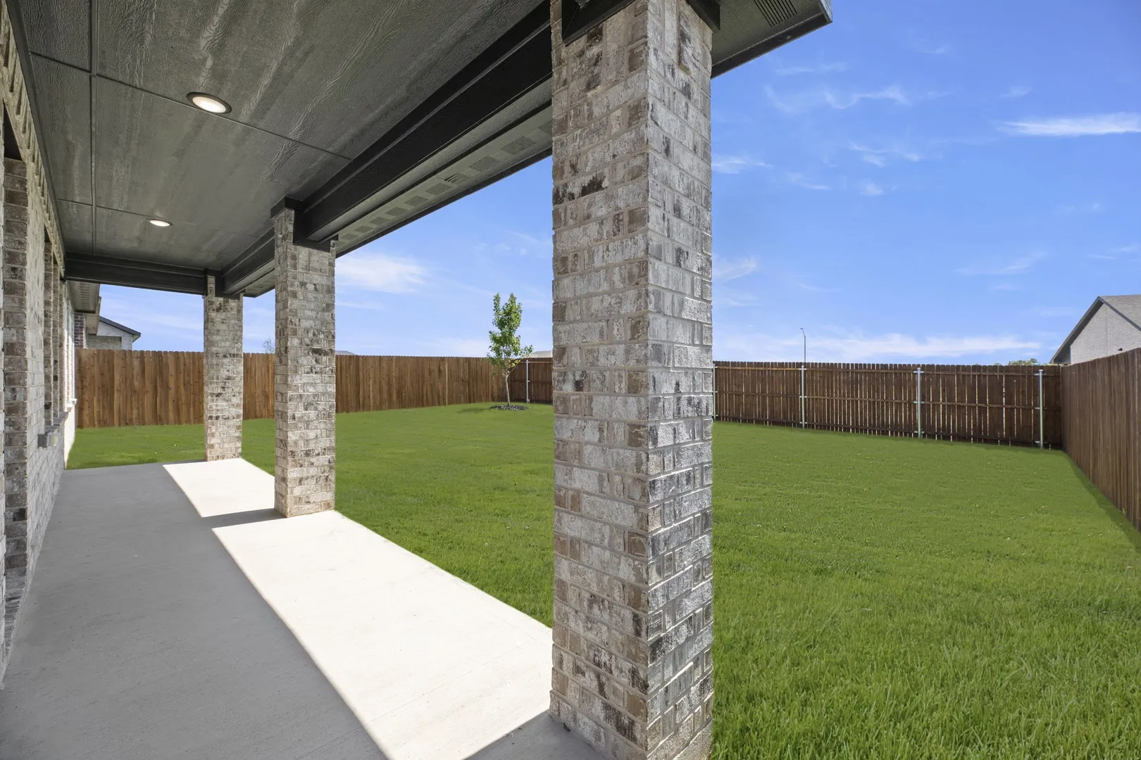 25. 211 Van Horn - Patio