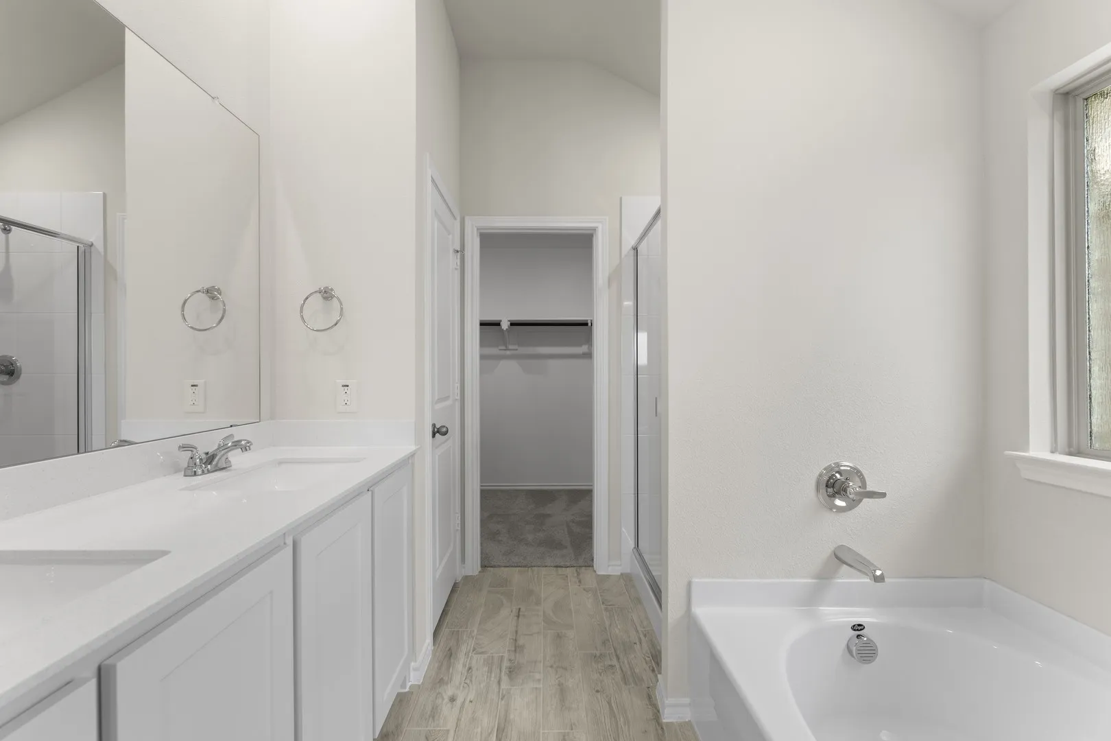 21. 211 Van Horn - Bath (2)