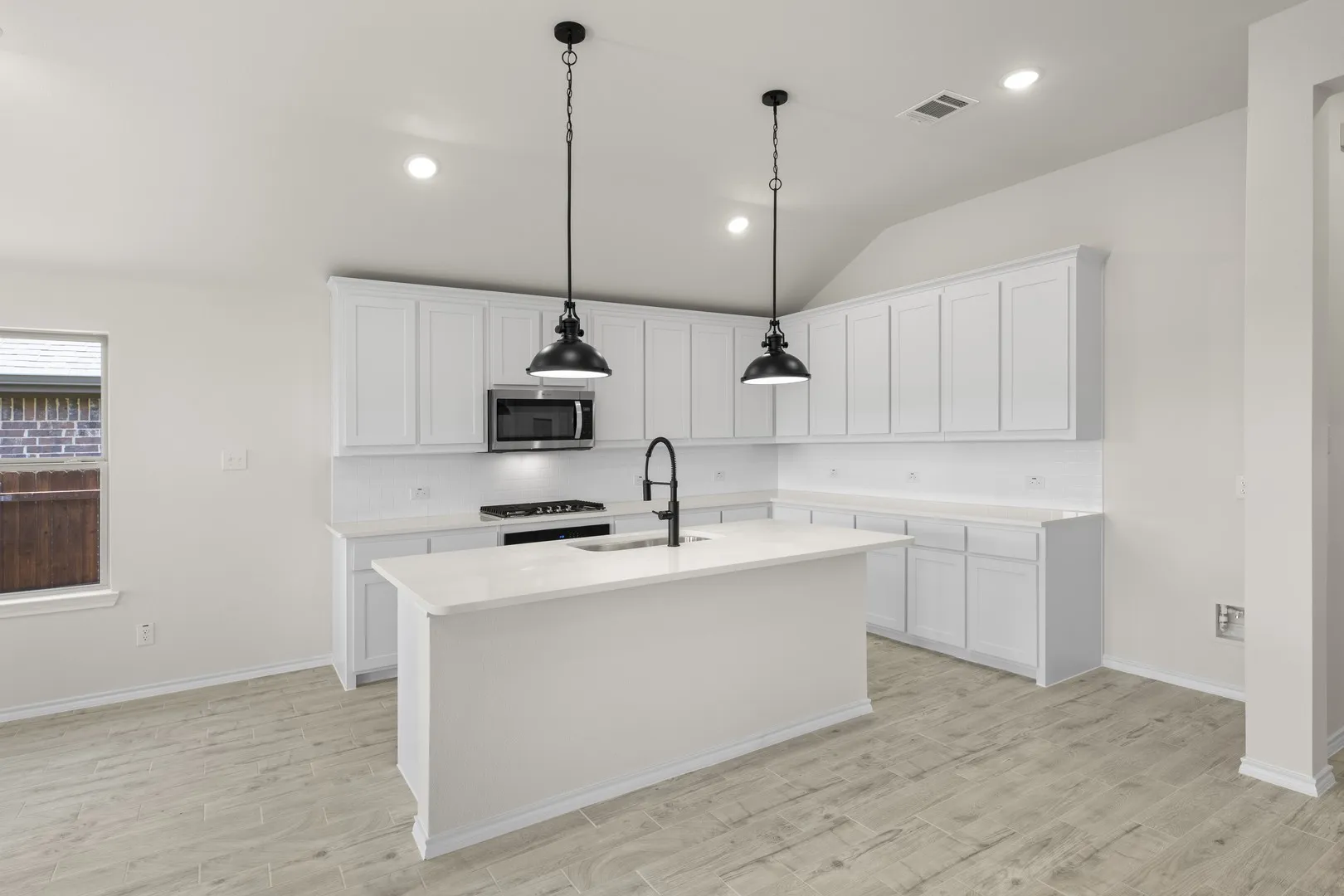 09. 211 Van Horn - Kitchen (2)