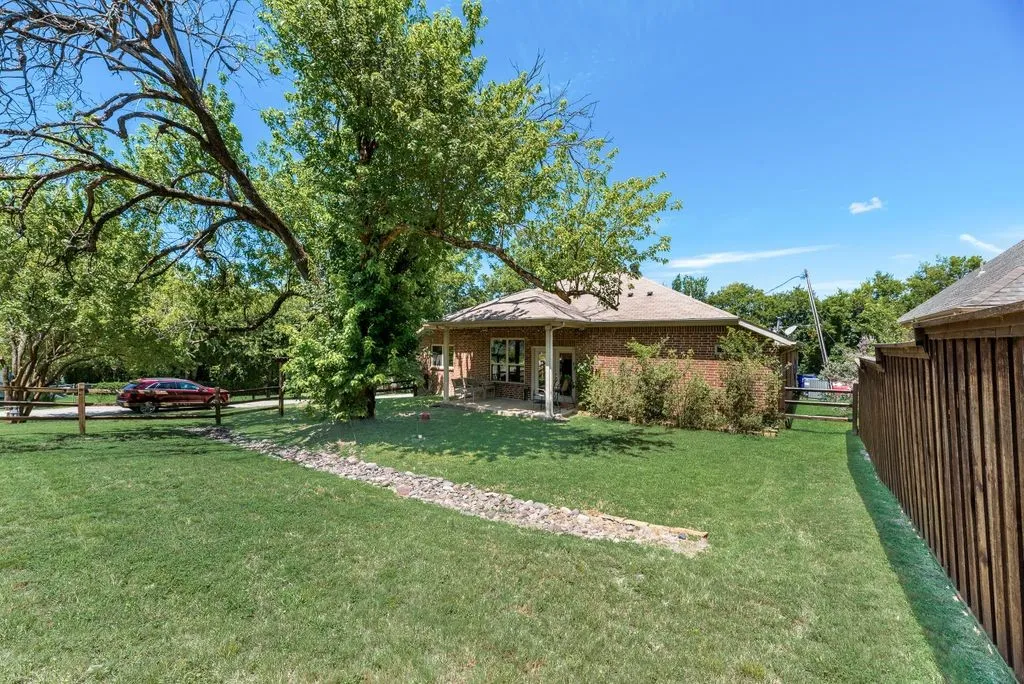 Single Family Residence For Sale in Kaufman County , 105 Baker Street, Forney, Texas 75126, 3 Bedroom, 2 Bathroom, 2 Garage spaces, 1,764 Sqft, built in 2014, mls#21323195, Real Estate Agent in Forney, Homes For Sale in Kaufman county, Homes For Sale in Forney, Realtor in Forney Texas, Real Estate Brokerage Independent Realty Texas, Luminita Cordes Realtor