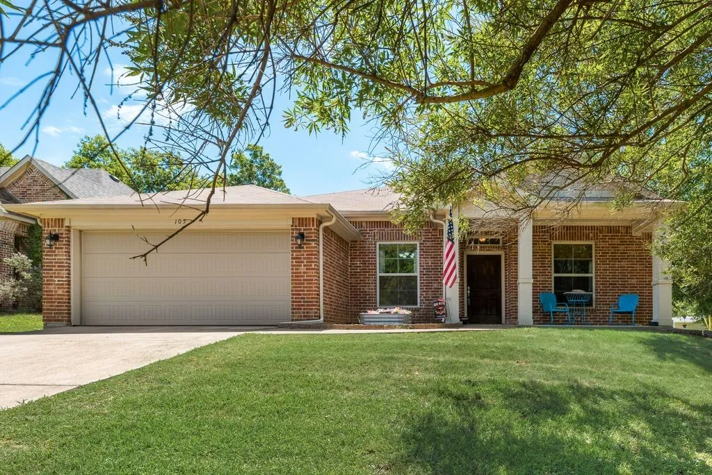 Single Family Residence For Sale in Kaufman County , 105 Baker Street, Forney, Texas 75126, 3 Bedroom, 2 Bathroom, 2 Garage spaces, 1,764 Sqft, built in 2014, mls#21323195, Real Estate Agent in Forney, Homes For Sale in Kaufman county, Homes For Sale in Forney, Realtor in Forney Texas, Real Estate Brokerage Independent Realty Texas, Luminita Cordes Realtor