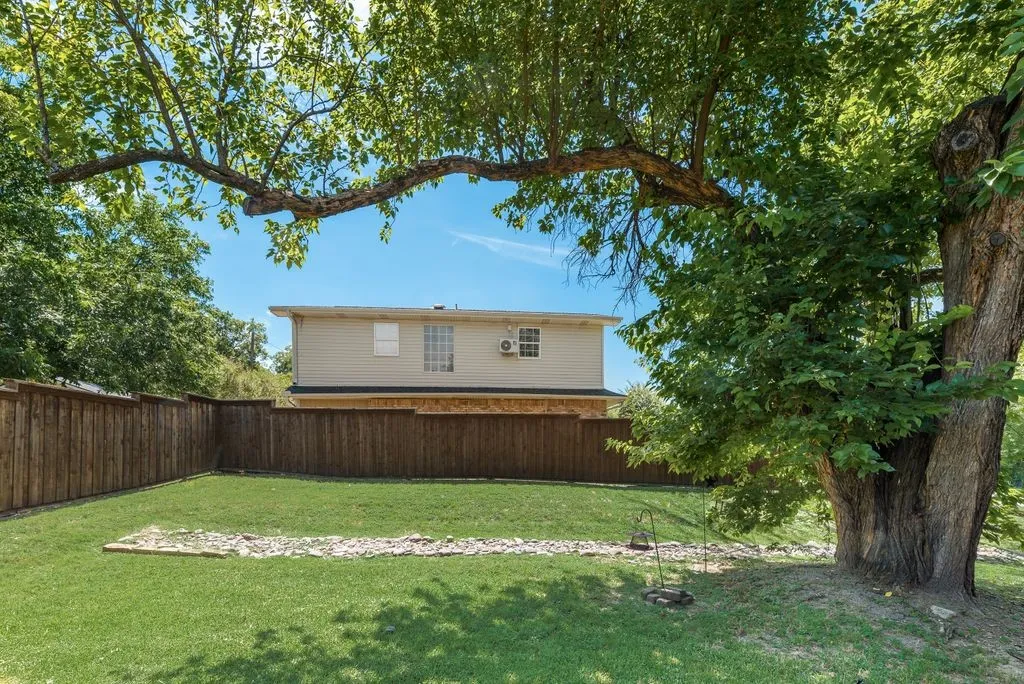 Single Family Residence For Sale in Kaufman County , 105 Baker Street, Forney, Texas 75126, 3 Bedroom, 2 Bathroom, 2 Garage spaces, 1,764 Sqft, built in 2014, mls#21323195, Real Estate Agent in Forney, Homes For Sale in Kaufman county, Homes For Sale in Forney, Realtor in Forney Texas, Real Estate Brokerage Independent Realty Texas, Luminita Cordes Realtor