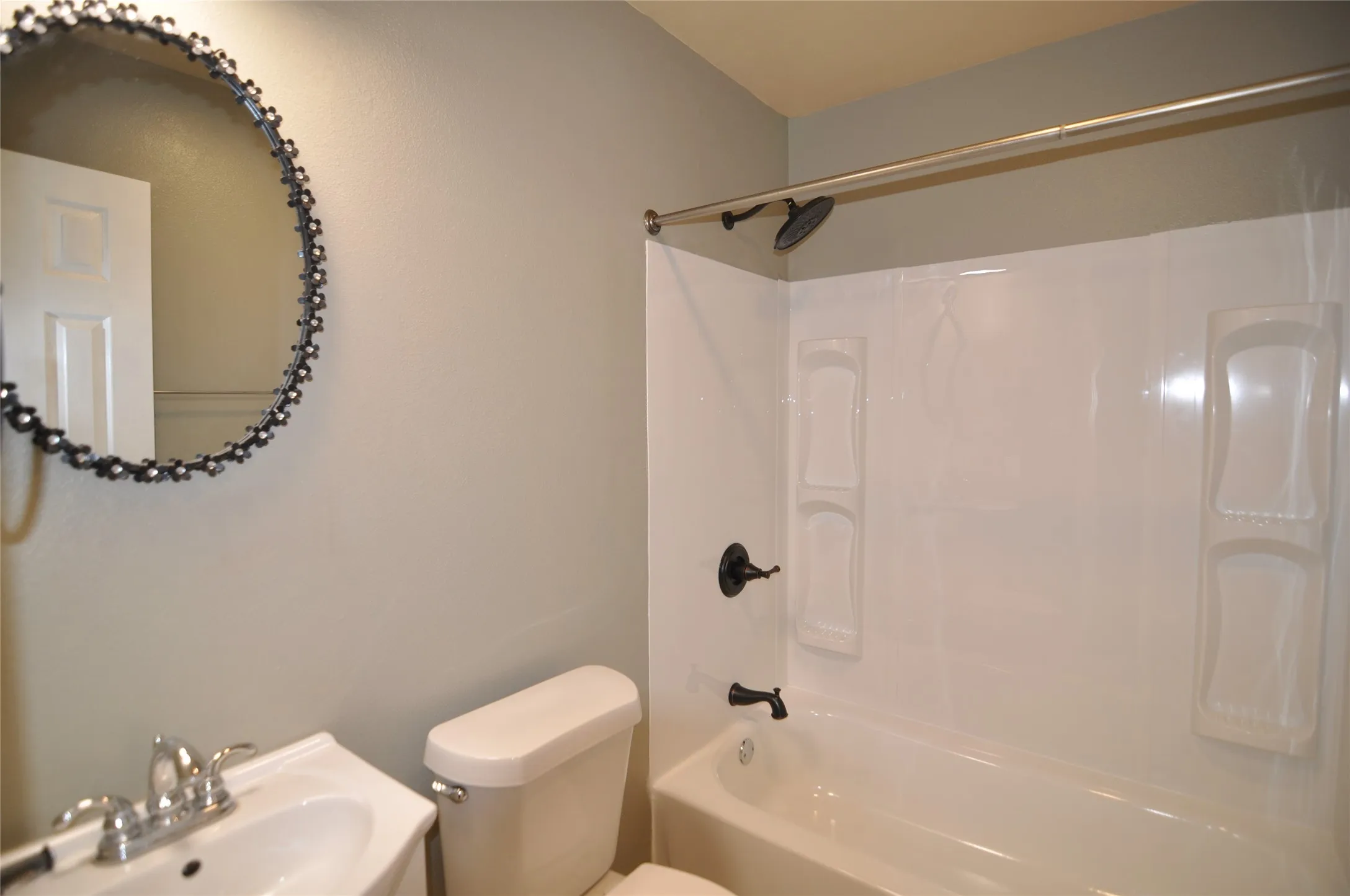 Single Family Residence For Sale in Denton County , 1805 Sharon Drive, Corinth, Texas 76210, 3 Bedroom, 2 Bathroom, 2 Garage spaces, 1,631 Sqft, built in 1996, mls#21325775, Real Estate Agent in Corinth, Homes For Sale in Denton county, Homes For Sale in Corinth, Realtor in Corinth Texas, Real Estate Brokerage Independent Realty Texas, Luminita Cordes Realtor