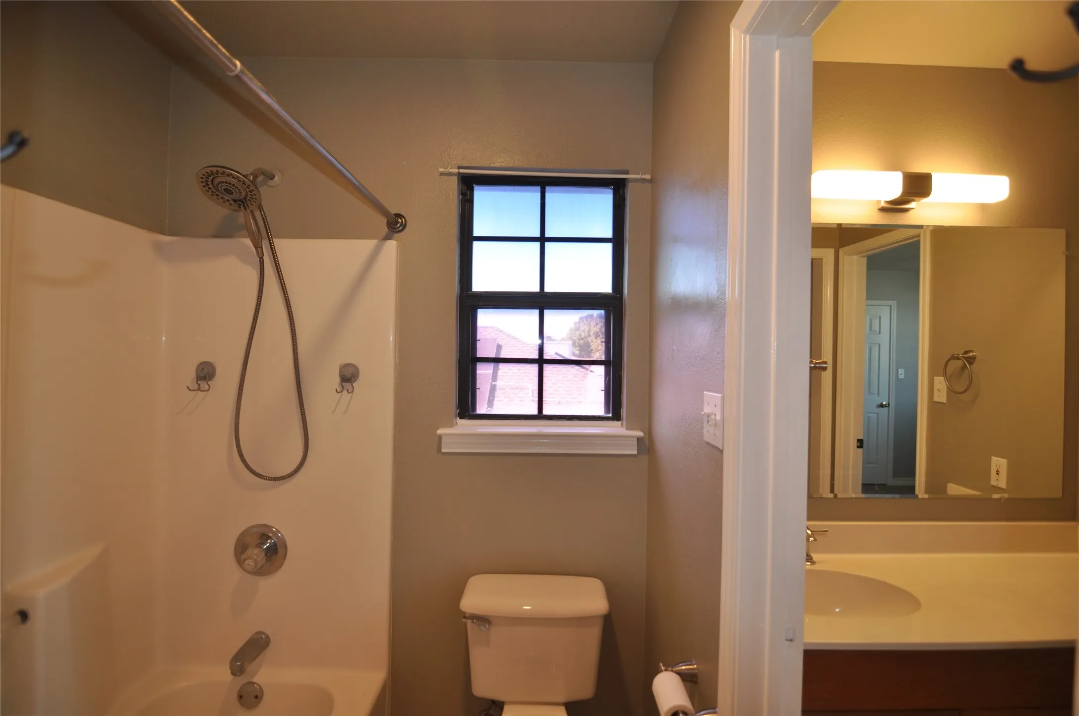 Single Family Residence For Sale in Denton County , 1805 Sharon Drive, Corinth, Texas 76210, 3 Bedroom, 2 Bathroom, 2 Garage spaces, 1,631 Sqft, built in 1996, mls#21325775, Real Estate Agent in Corinth, Homes For Sale in Denton county, Homes For Sale in Corinth, Realtor in Corinth Texas, Real Estate Brokerage Independent Realty Texas, Luminita Cordes Realtor