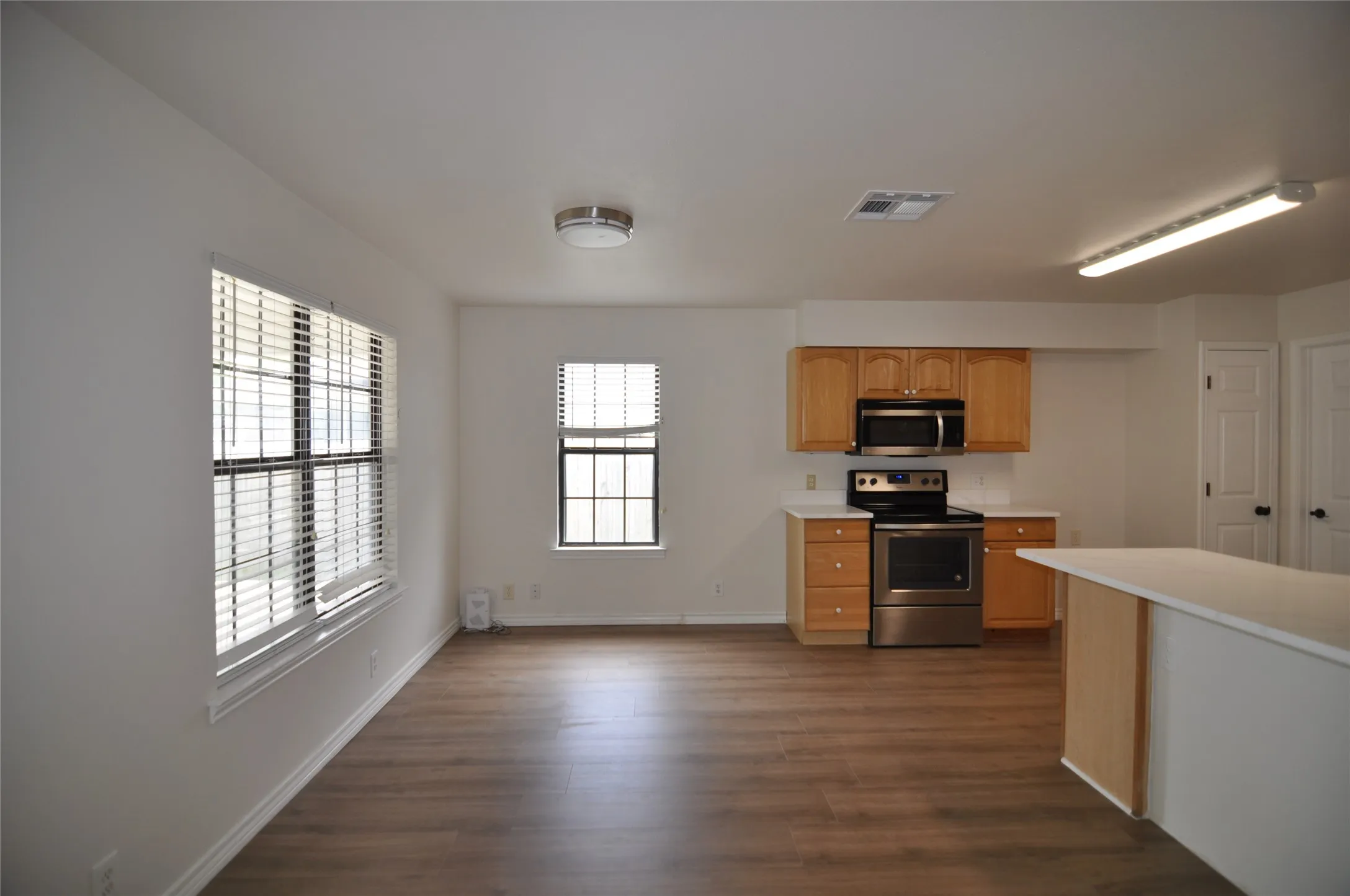 Single Family Residence For Sale in Denton County , 1805 Sharon Drive, Corinth, Texas 76210, 3 Bedroom, 2 Bathroom, 2 Garage spaces, 1,631 Sqft, built in 1996, mls#21325775, Real Estate Agent in Corinth, Homes For Sale in Denton county, Homes For Sale in Corinth, Realtor in Corinth Texas, Real Estate Brokerage Independent Realty Texas, Luminita Cordes Realtor