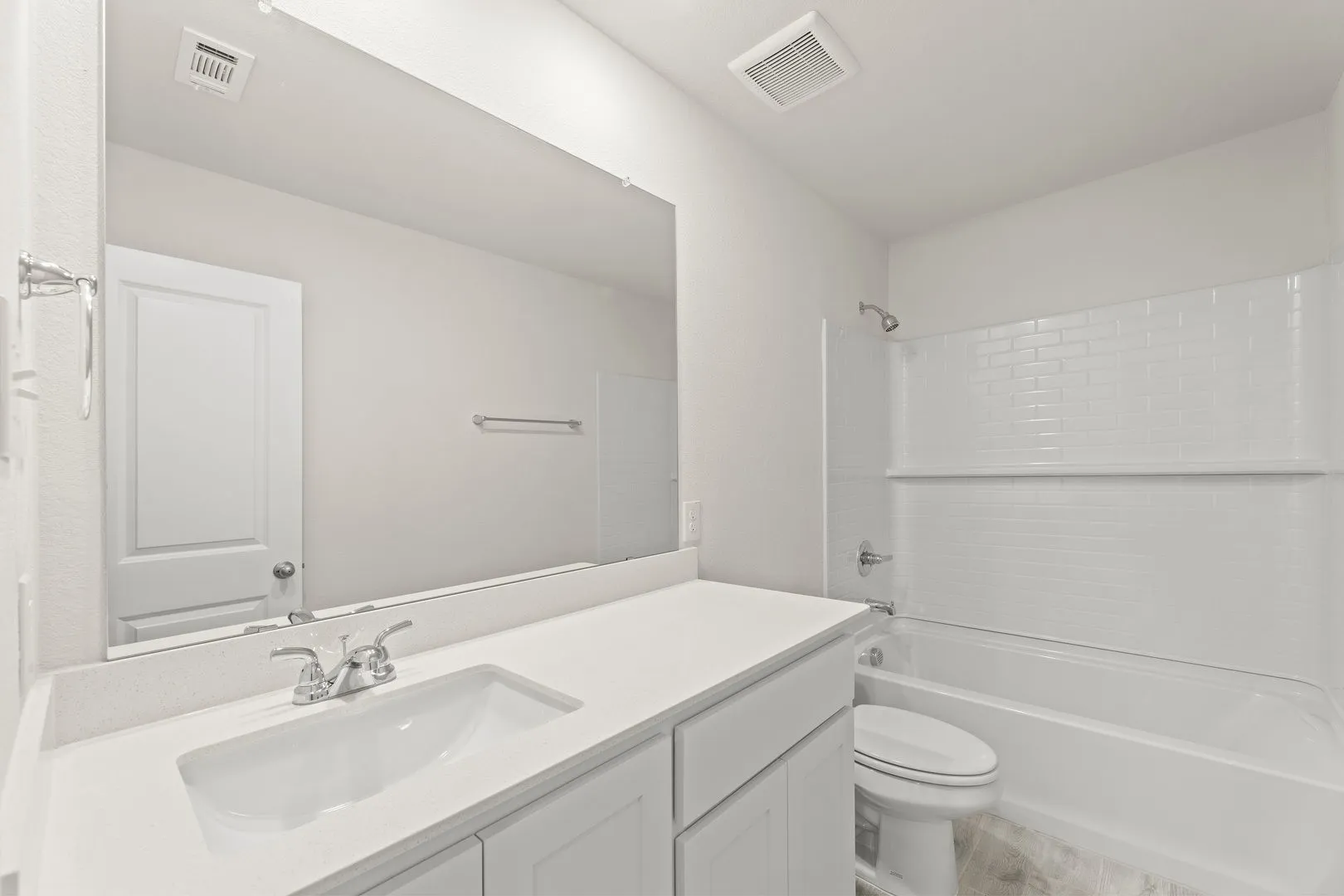 05. 1704 Quapaw - 2ND Bath