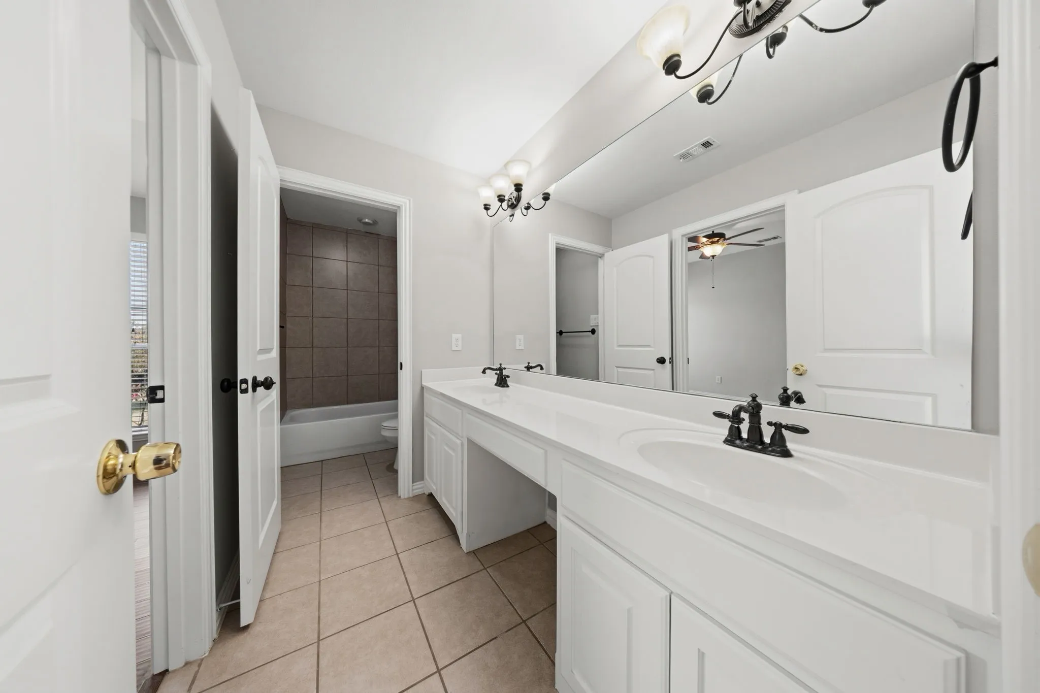 Single Family Residence For Sale in Collin County , 7912 Texian Trail, Mc Kinney, Texas 75070, 5 Bedroom, 4 Bathroom, 2 Garage spaces, 3,920 Sqft, built in 2007, mls#21328211, Real Estate Agent in Mc Kinney, Homes For Sale in Collin county, Homes For Sale in Mc Kinney, Realtor in Mc Kinney Texas, Real Estate Brokerage Independent Realty Texas, Luminita Cordes Realtor