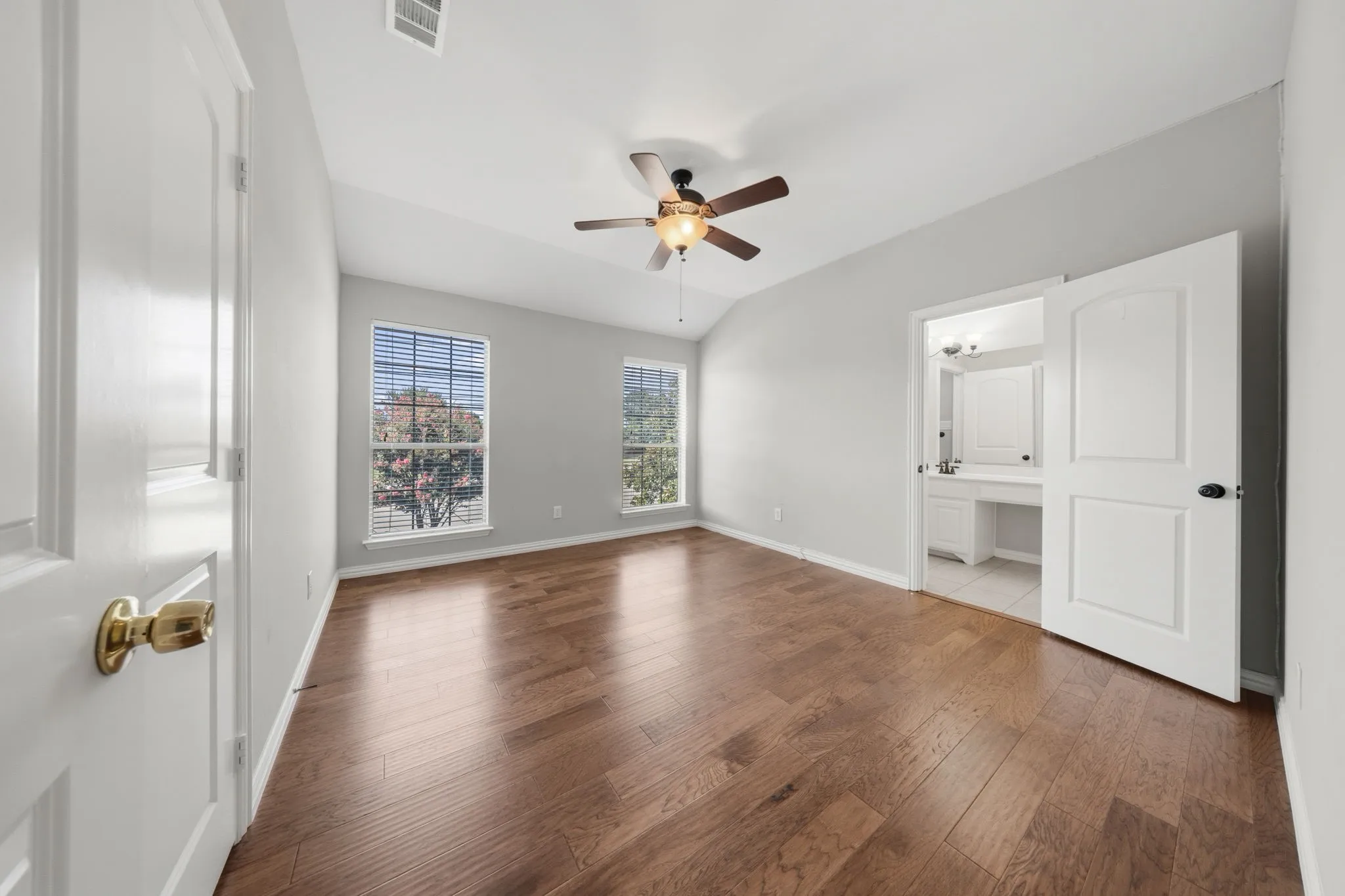 Single Family Residence For Sale in Collin County , 7912 Texian Trail, Mc Kinney, Texas 75070, 5 Bedroom, 4 Bathroom, 2 Garage spaces, 3,920 Sqft, built in 2007, mls#21328211, Real Estate Agent in Mc Kinney, Homes For Sale in Collin county, Homes For Sale in Mc Kinney, Realtor in Mc Kinney Texas, Real Estate Brokerage Independent Realty Texas, Luminita Cordes Realtor
