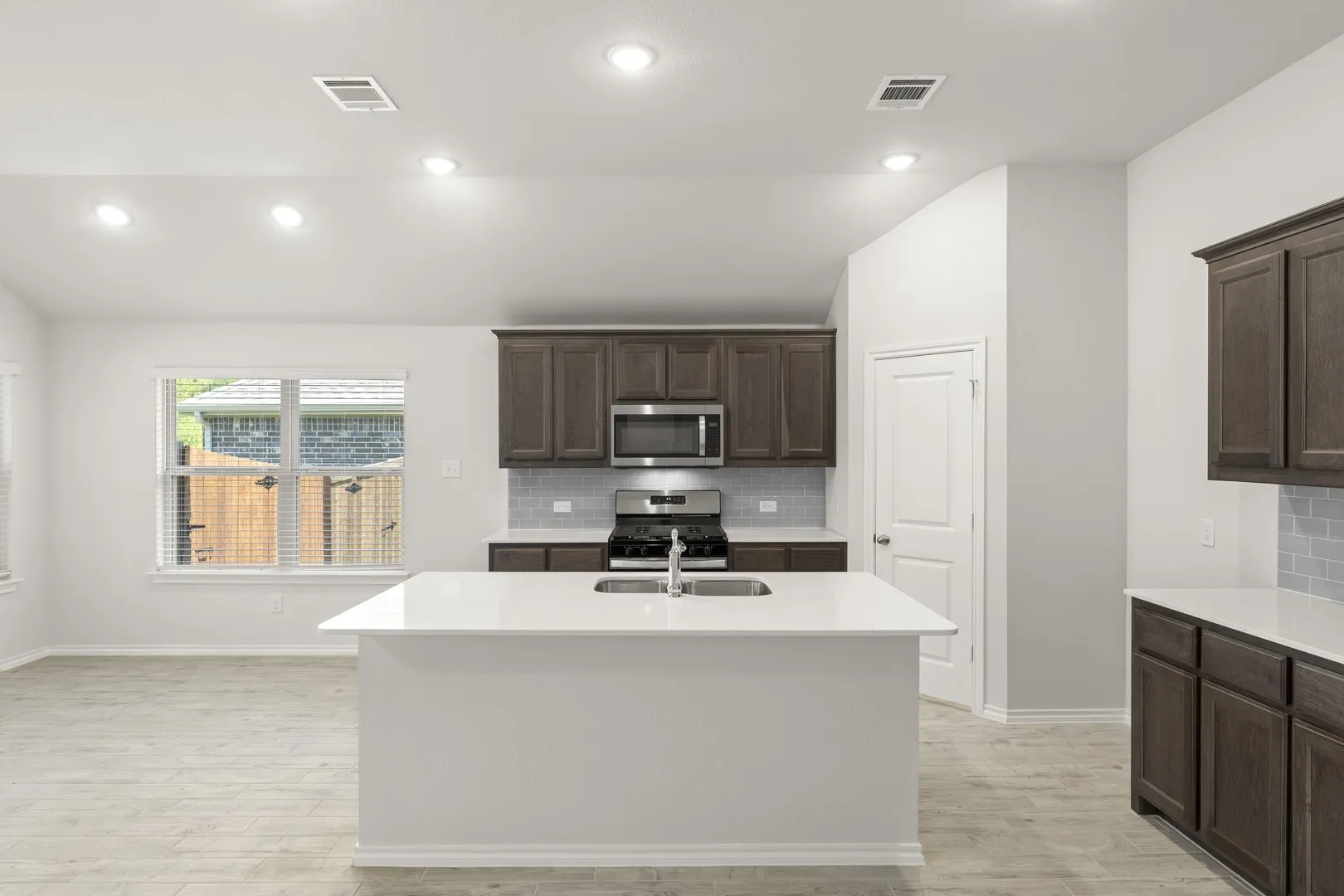 13. 1708 Quapaw - Kitchen (2)