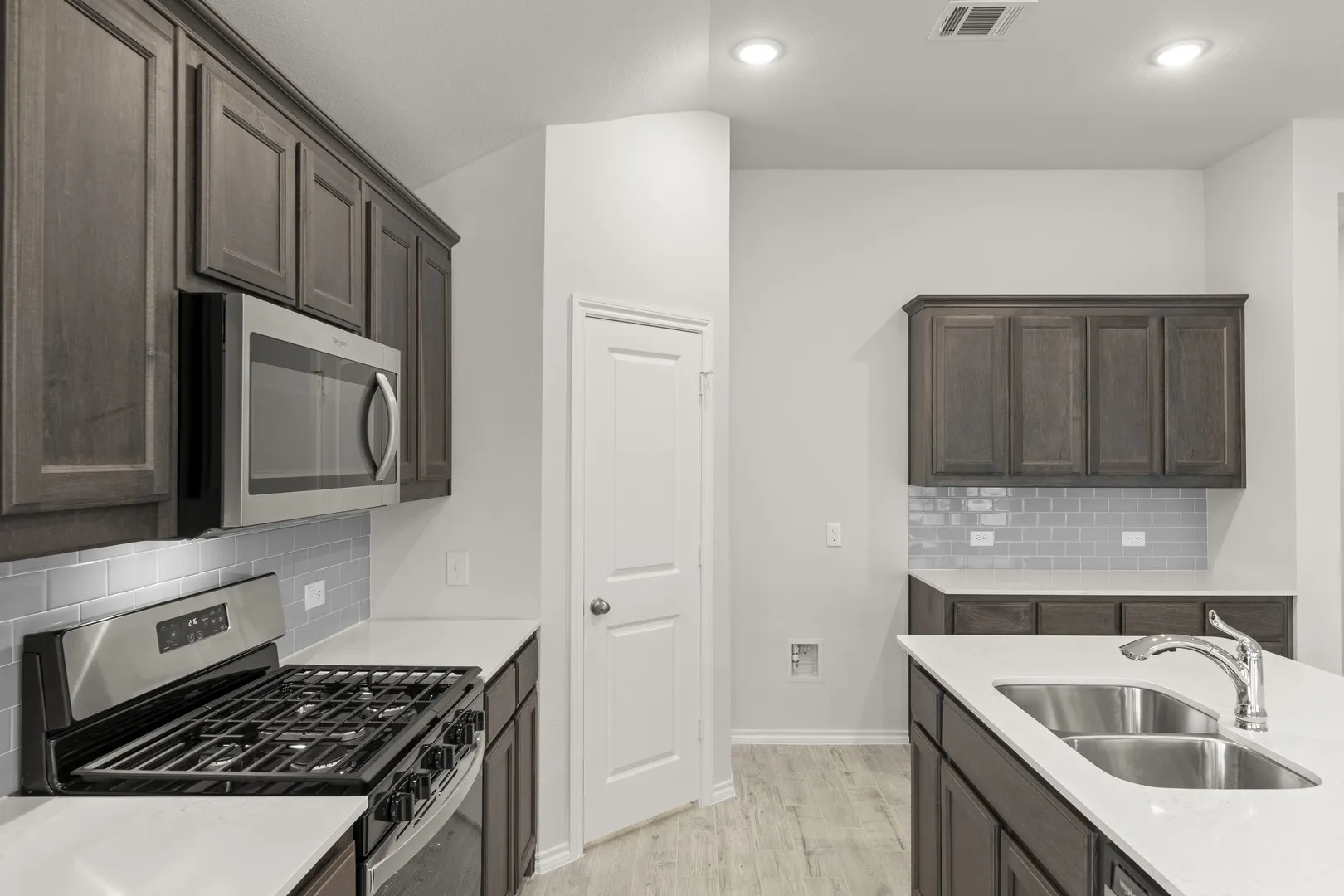 14. 1708 Quapaw - Kitchen (3)
