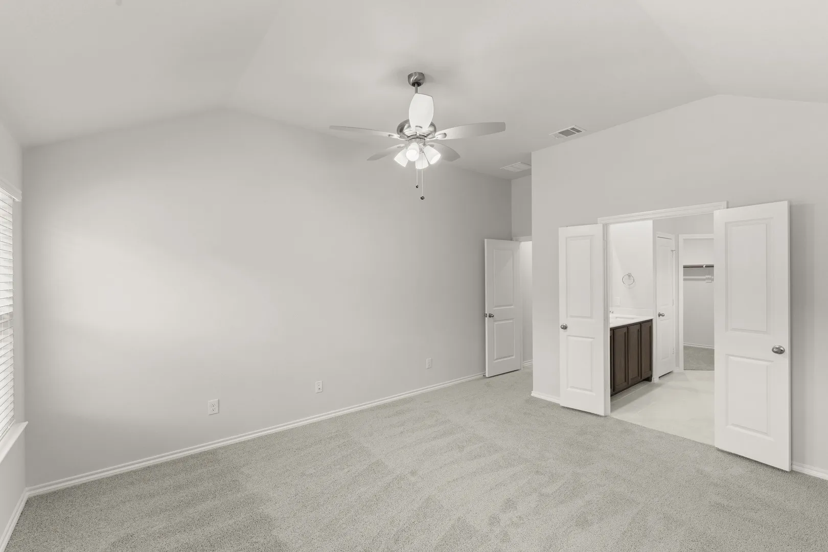 24. 1708 Quapaw - Closet