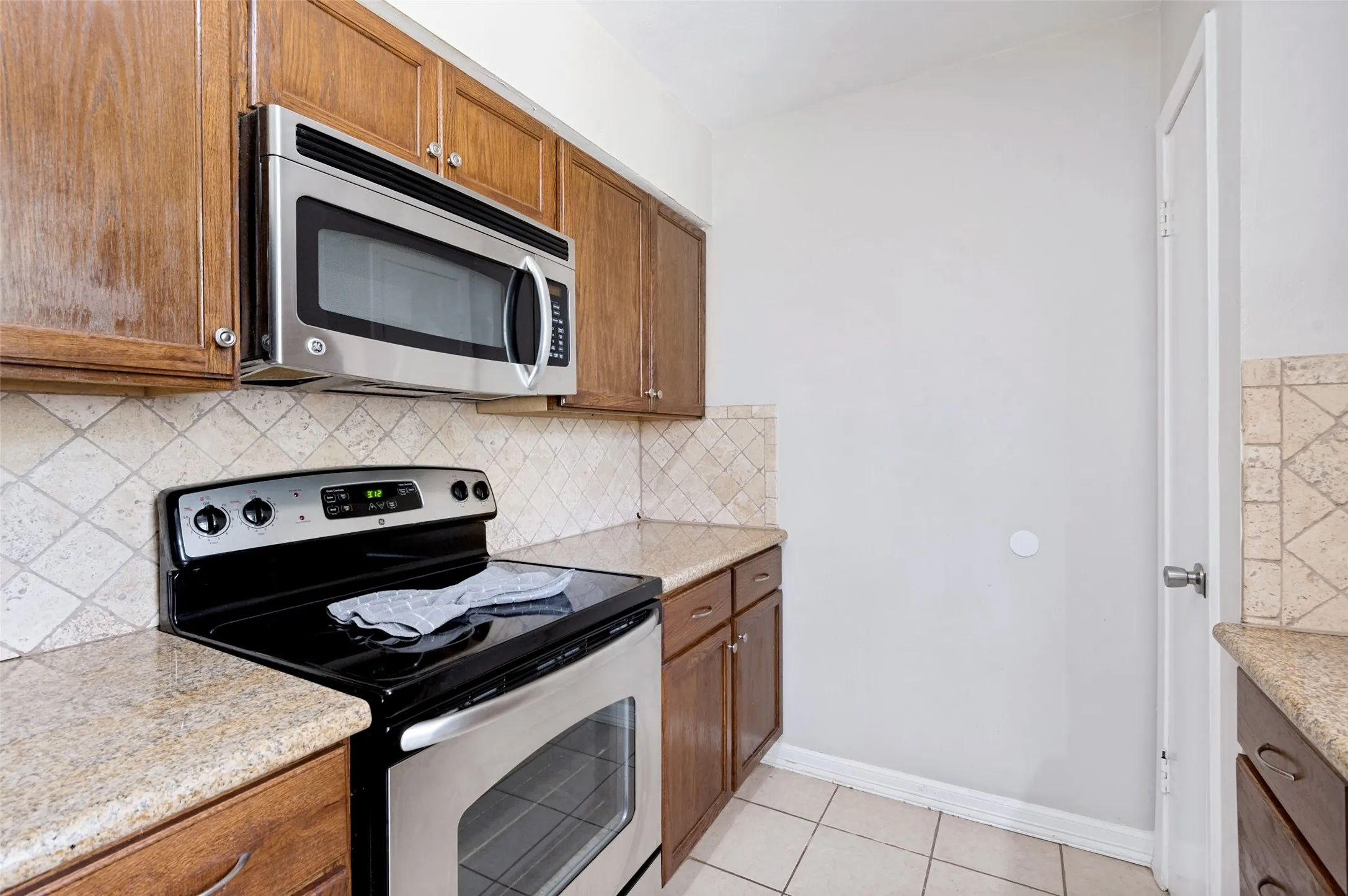 Single Family Residence For Sale in Dallas County , 1404 Timberlake Circle, Richardson, Texas 75080, 3 Bedroom, 2 Bathroom, 1 Garage spaces, 1,220 Sqft, built in 1962, mls#21328346, Real Estate Agent in Richardson, Homes For Sale in Dallas county, Homes For Sale in Richardson, Realtor in Richardson Texas, Real Estate Brokerage Independent Realty Texas, Luminita Cordes Realtor