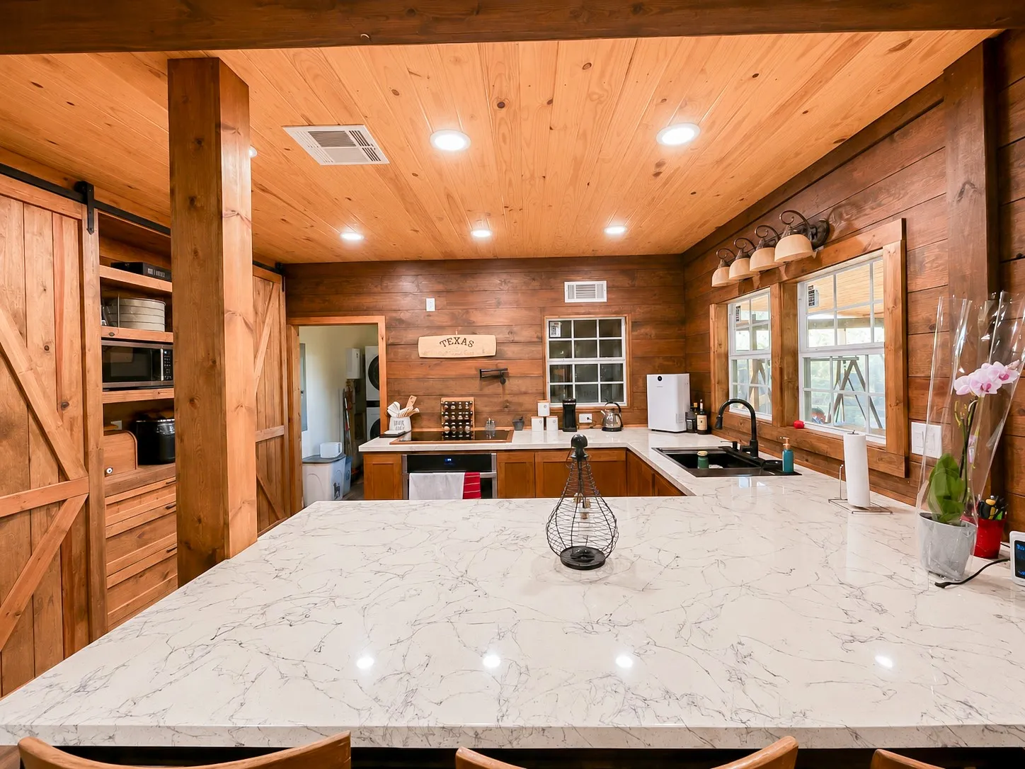 Single Family Residence For Sale in Rusk County , 8262 US Highway 84 W, Mount Enterprise, Texas 75681, 5 Bedroom, 3 Bathroom, 4 Garage spaces, 2,630 Sqft, built in 1930, mls#21328038, Real Estate Agent in Mount Enterprise, Homes For Sale in Rusk county, Homes For Sale in Mount Enterprise, Realtor in Mount Enterprise Texas, Real Estate Brokerage Independent Realty Texas, Luminita Cordes Realtor